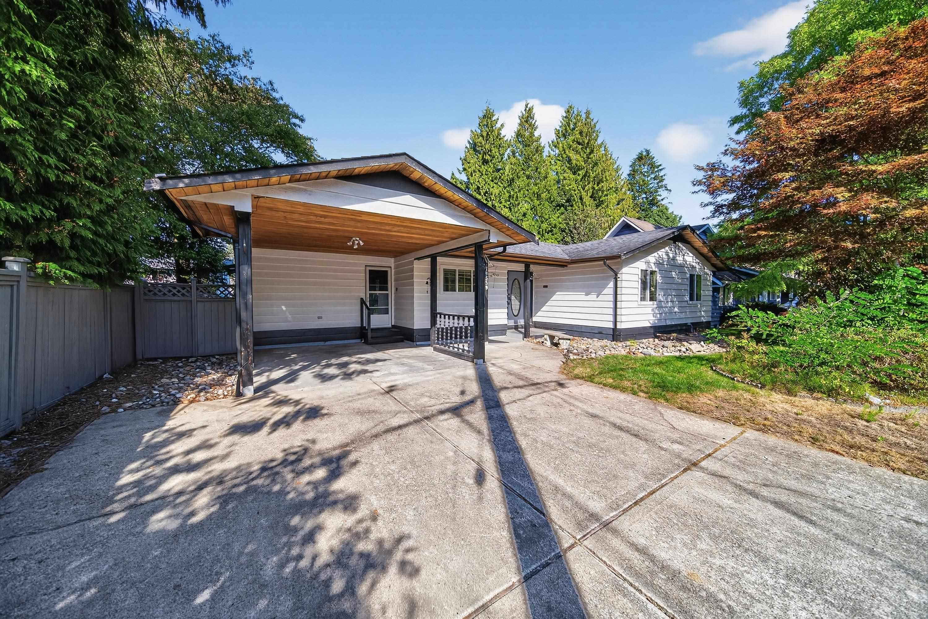 121 Avenue, Pitt Meadows, BC V3Y 1H9