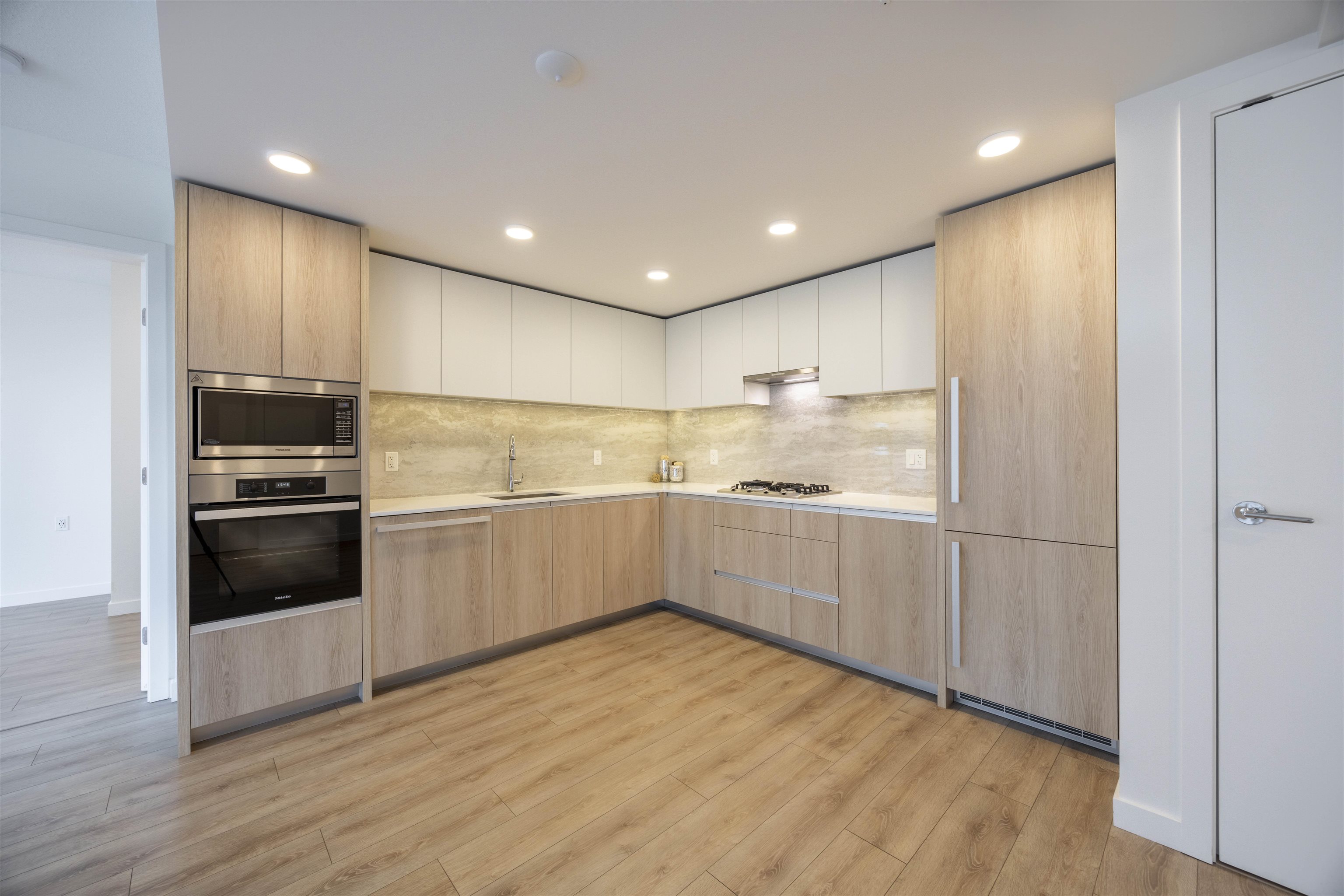 6655 Buswell St #419, Richmond, BC V6Y 0M4
