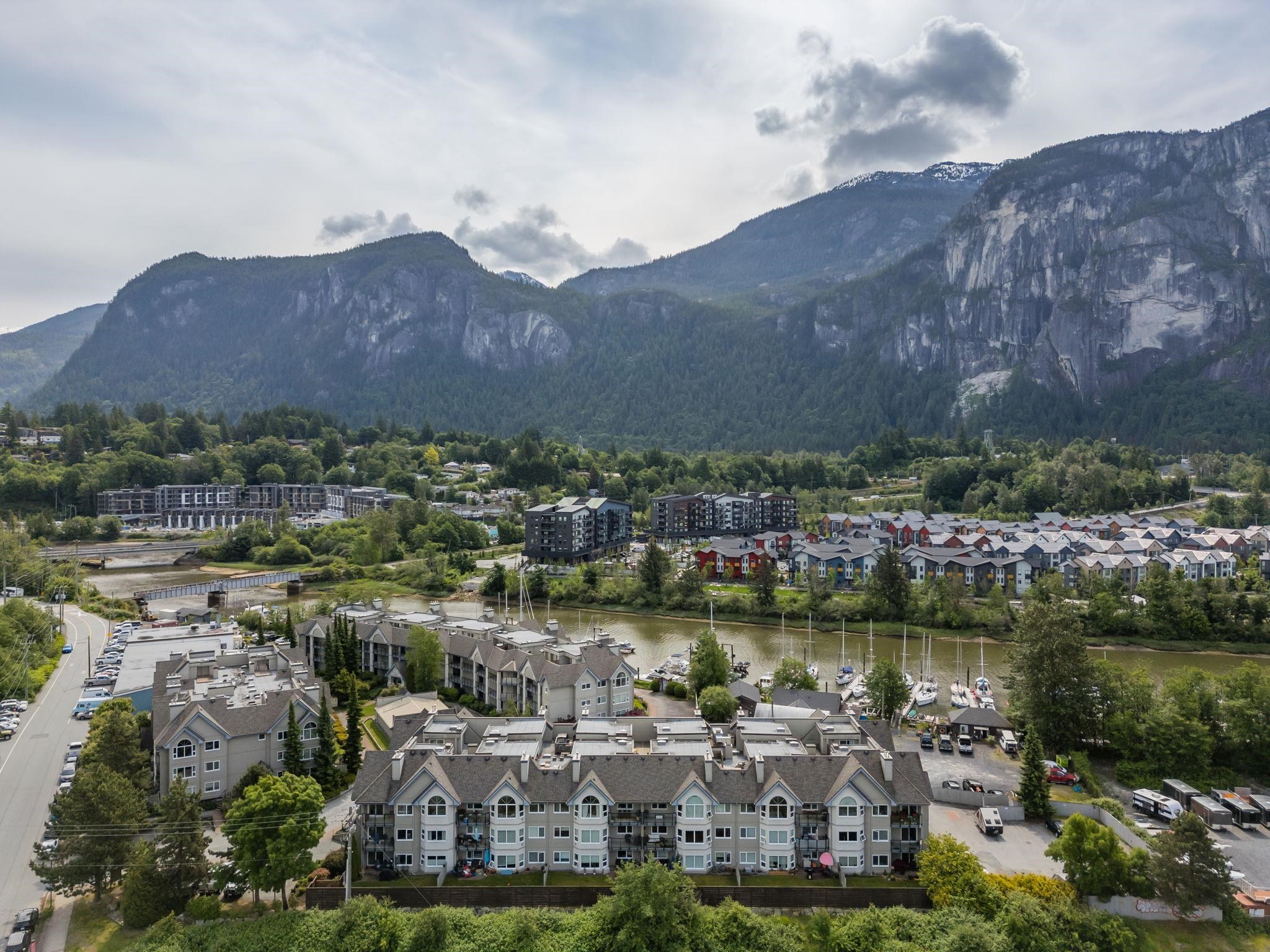 1466 Pemberton Avenue #312, Squamish, BC V8B 0K1