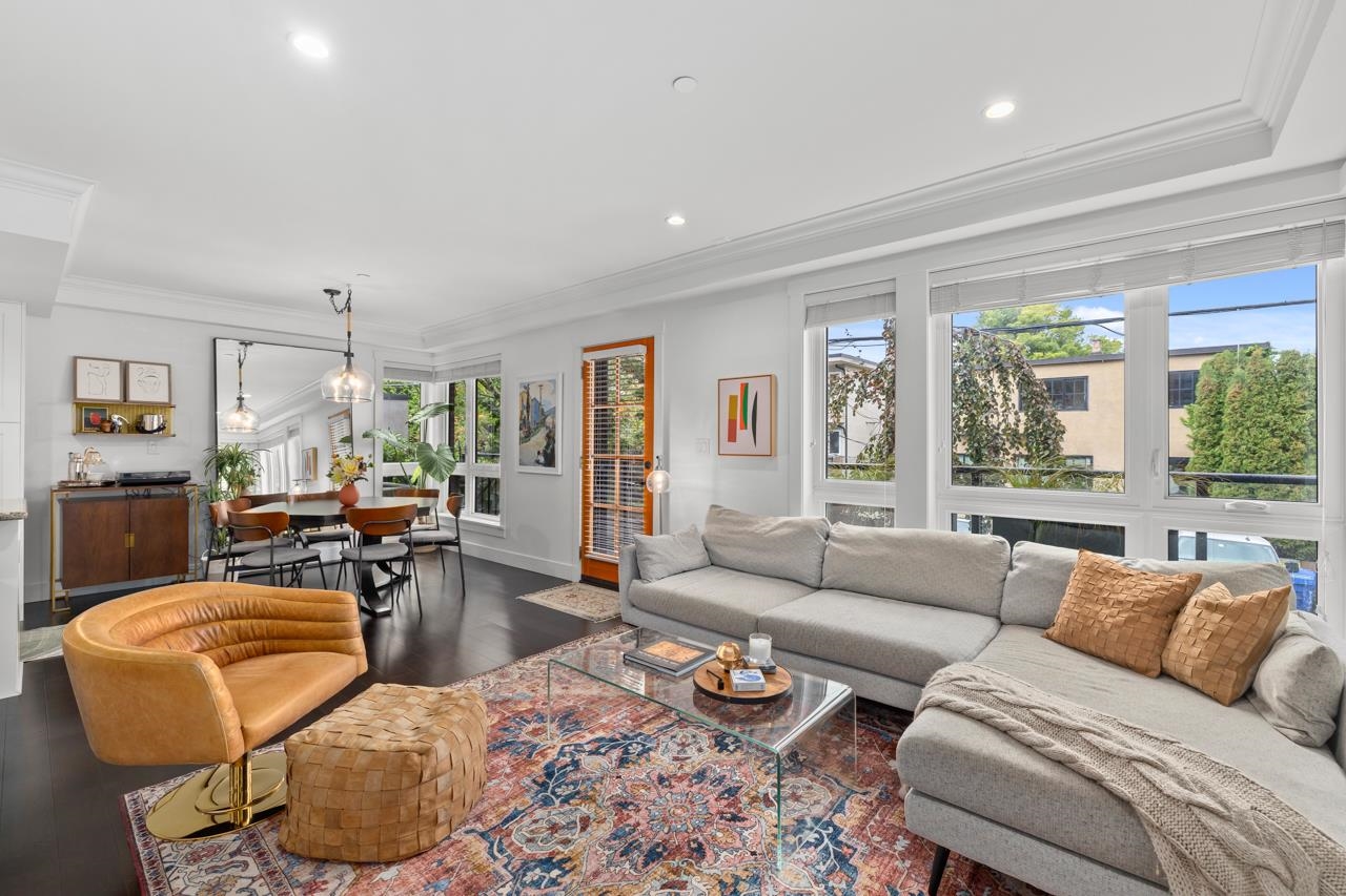 2435 West 1st Avenue #2, Vancouver, BC V6K 1G5