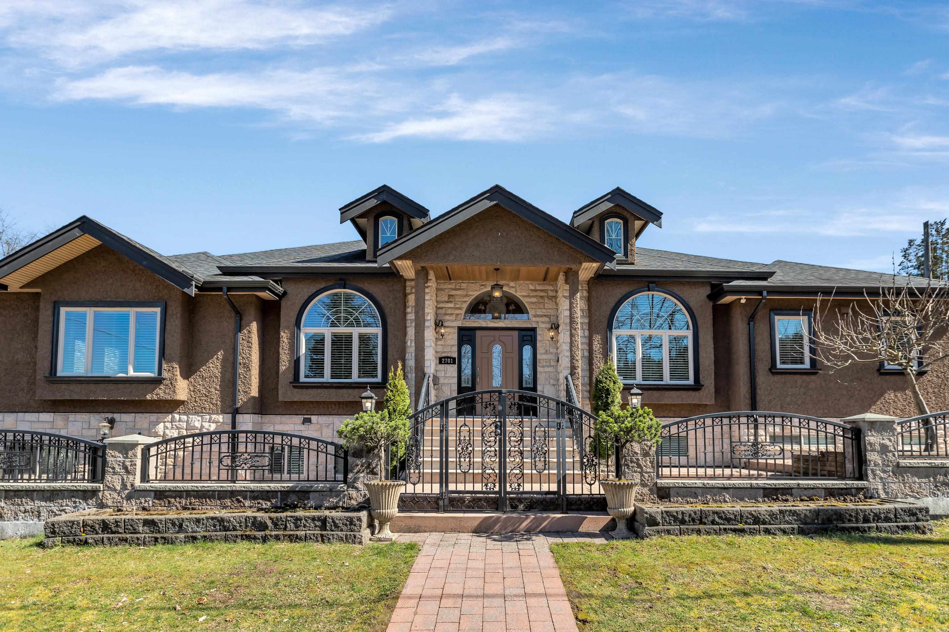 2701 Saint George Street, Port Moody, BC V3H 2H1