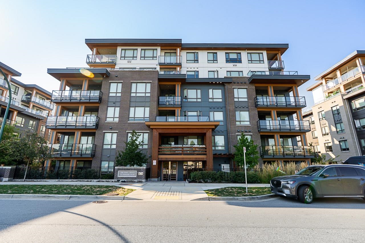 735 Anskar Ct #215, Coquitlam, BC V3J 0L7