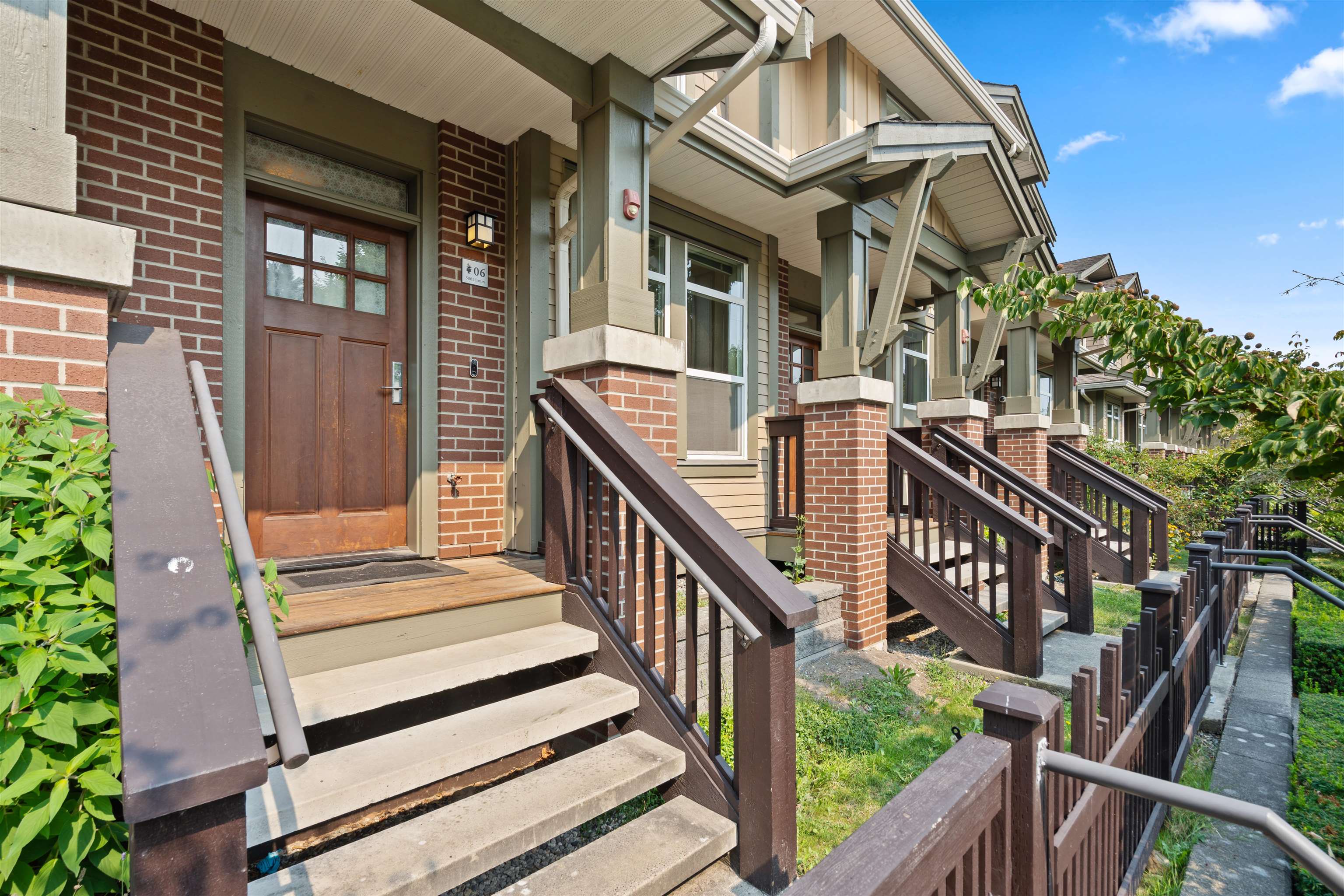 5881 Irmin Street #6, Burnaby, BC V5J 0C5
