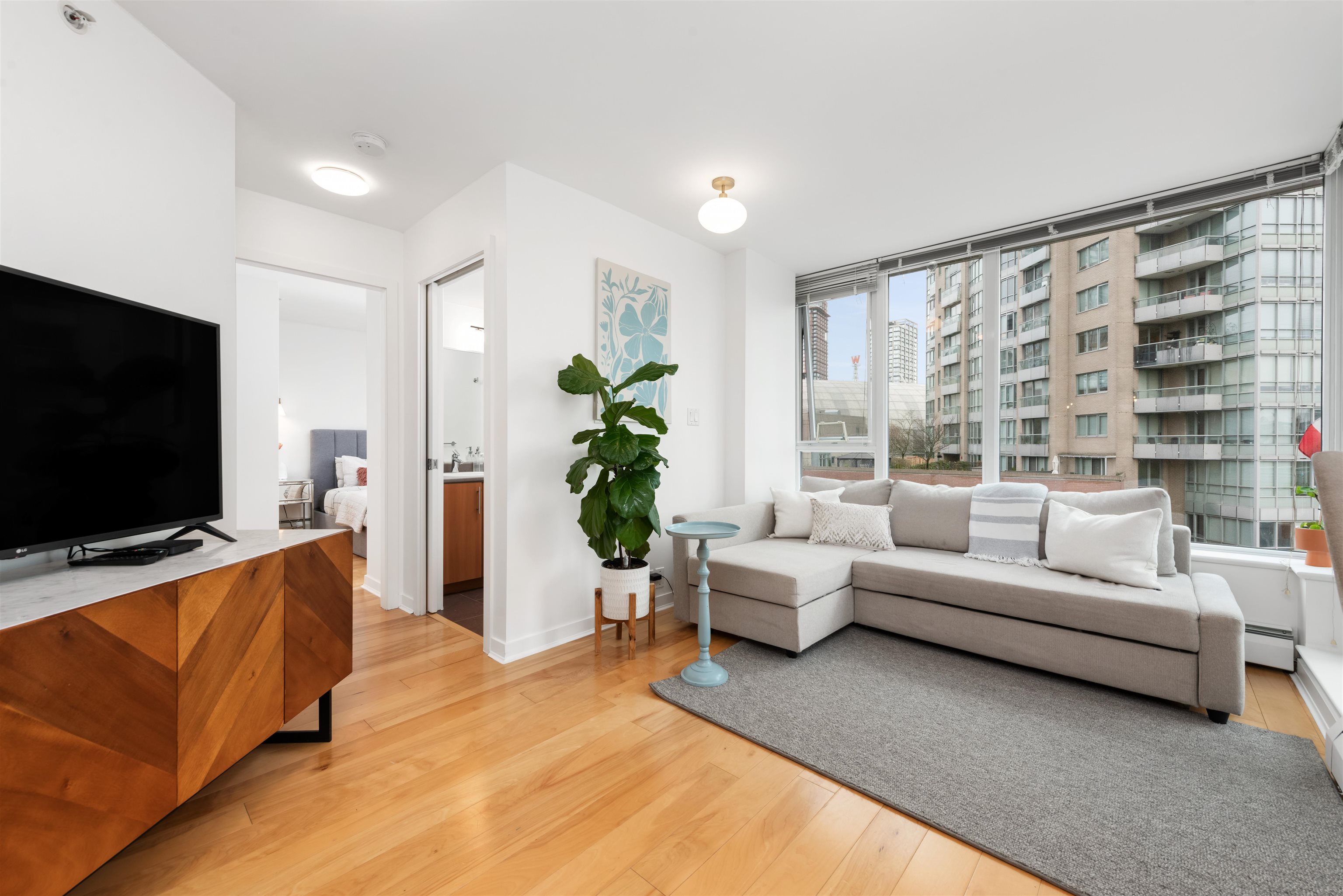 58 Keefer Place #707, Vancouver, BC V6B 0B8