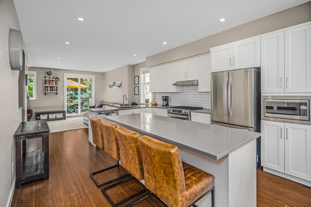 15588 32 Avenue #5, Surrey, BC V3Z 0G3