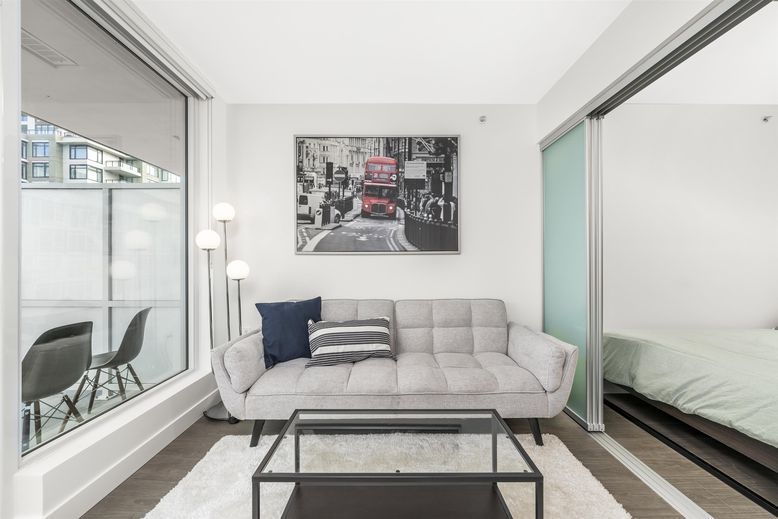 6320 Number 3 Rd #810, Richmond, BC V6Y 0L5