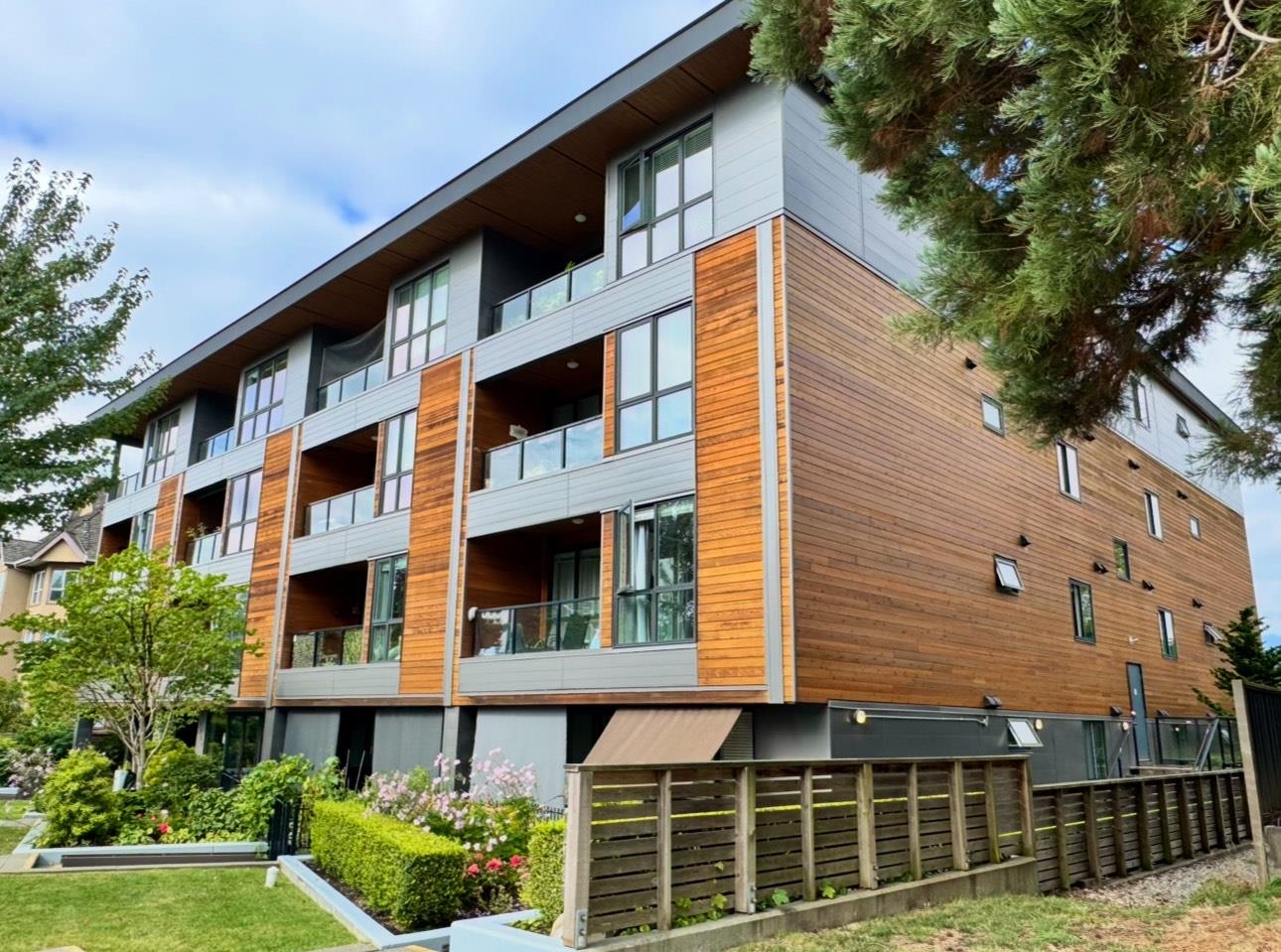 2267 Pitt River Road #306, Port Coquitlam, BC V3C 1R7