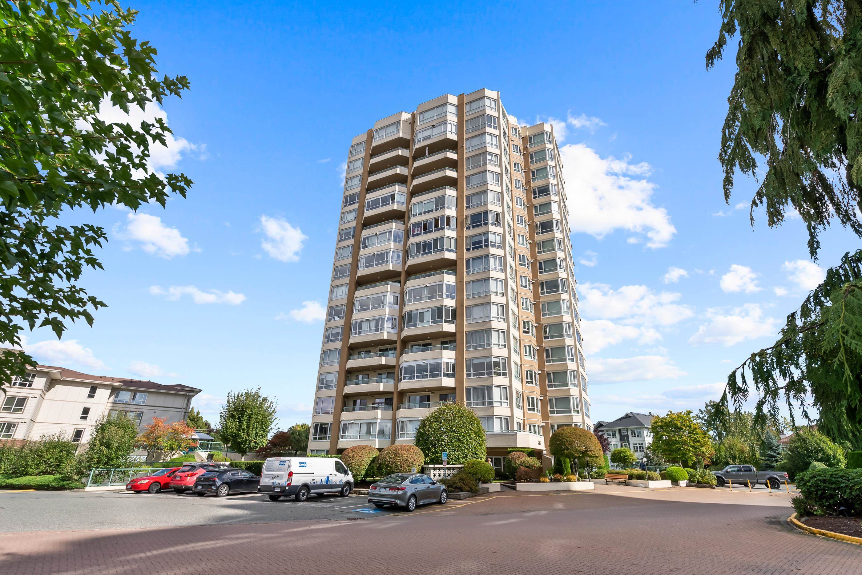 3190 Gladwin Road #704, Abbotsford, BC V2T 5T2
