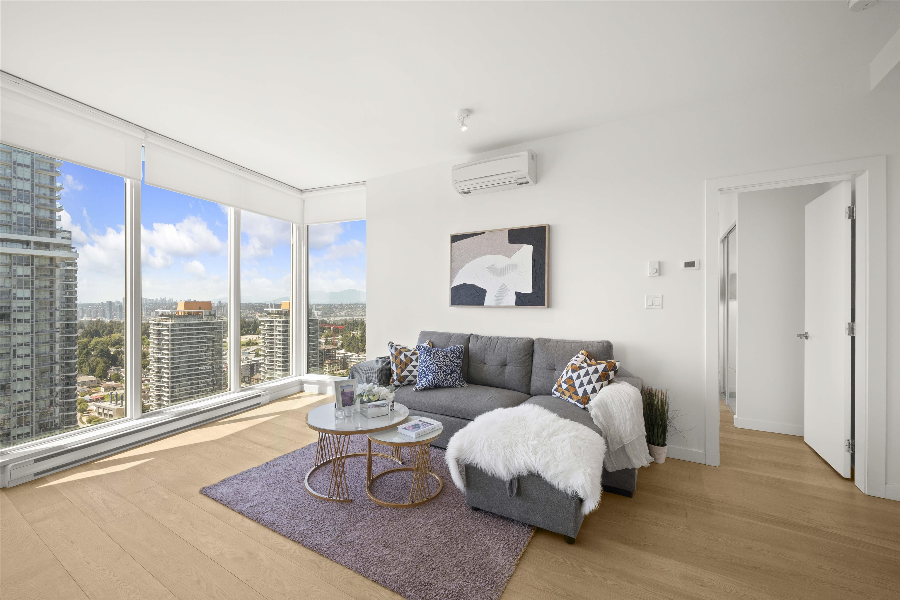 13438 Central Avenue #3303, Surrey, BC V3T 0N2