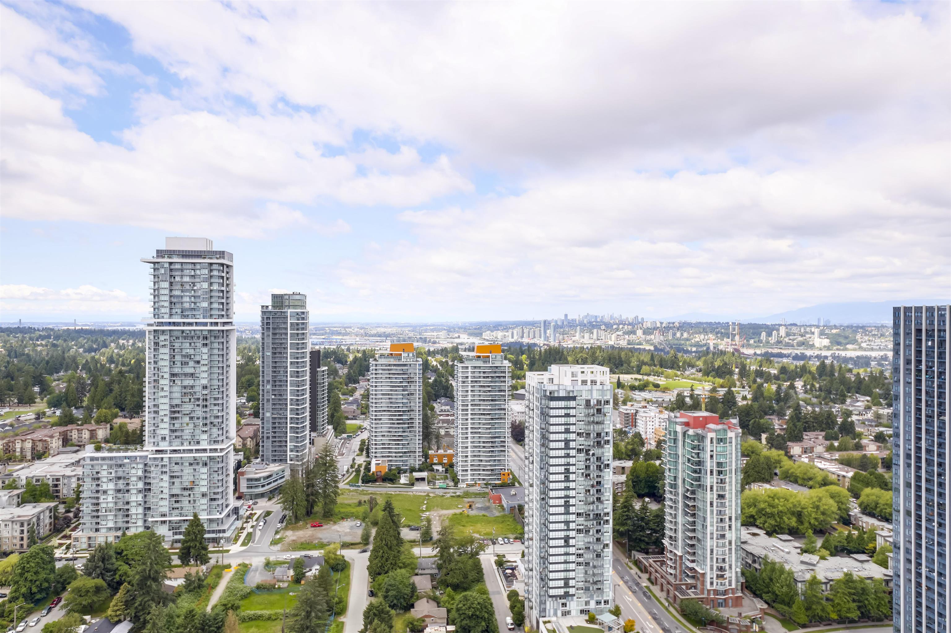 13495 Central Avenue #3709, Surrey, BC V3T 0K2