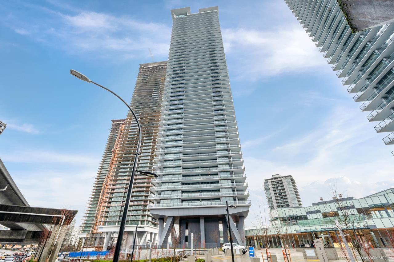 4730 Lougheed Hwy #2202, Burnaby, BC V5C 0M9