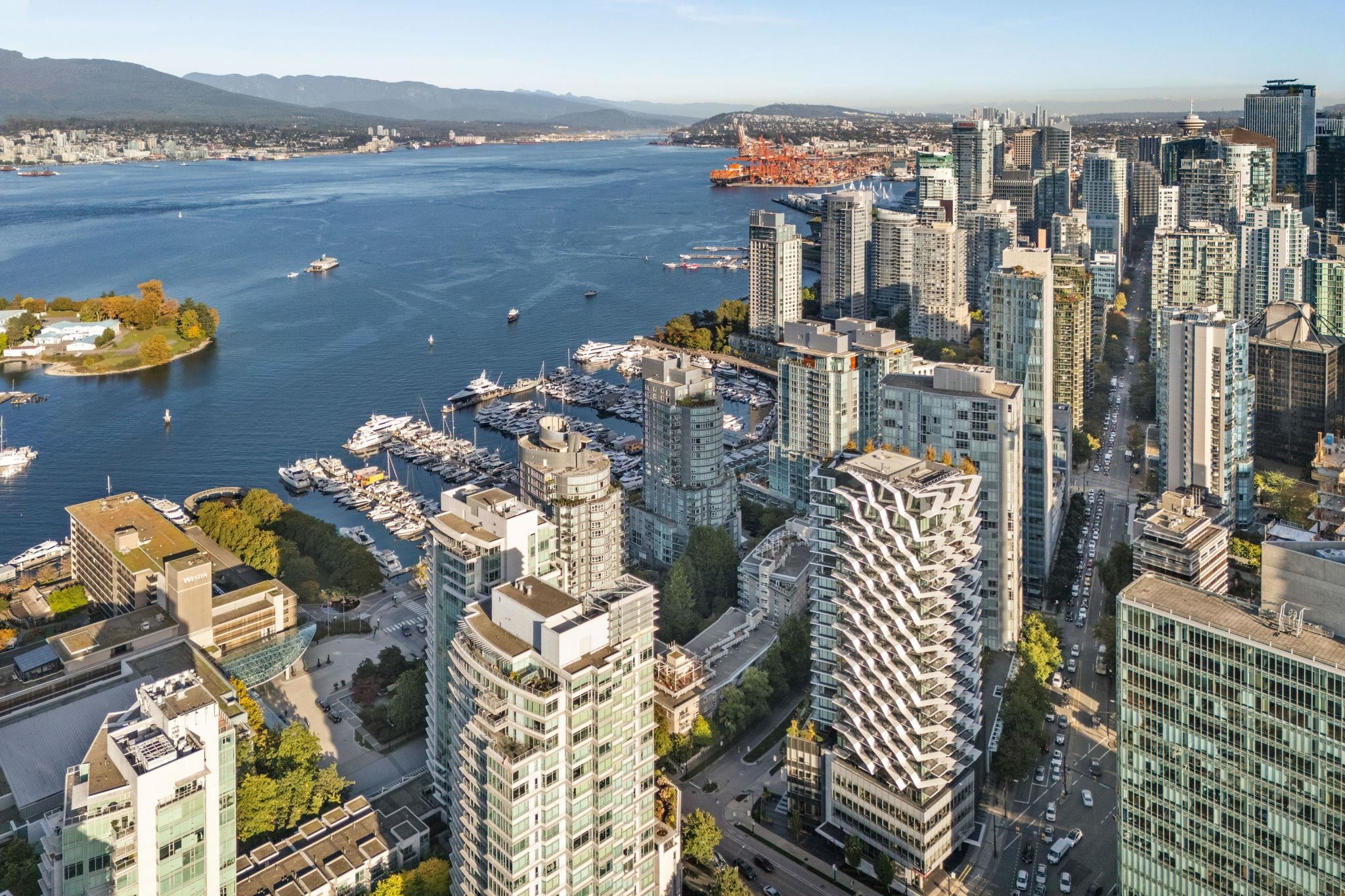 620 Cardero St #2103, Vancouver, BC V6G 3H7