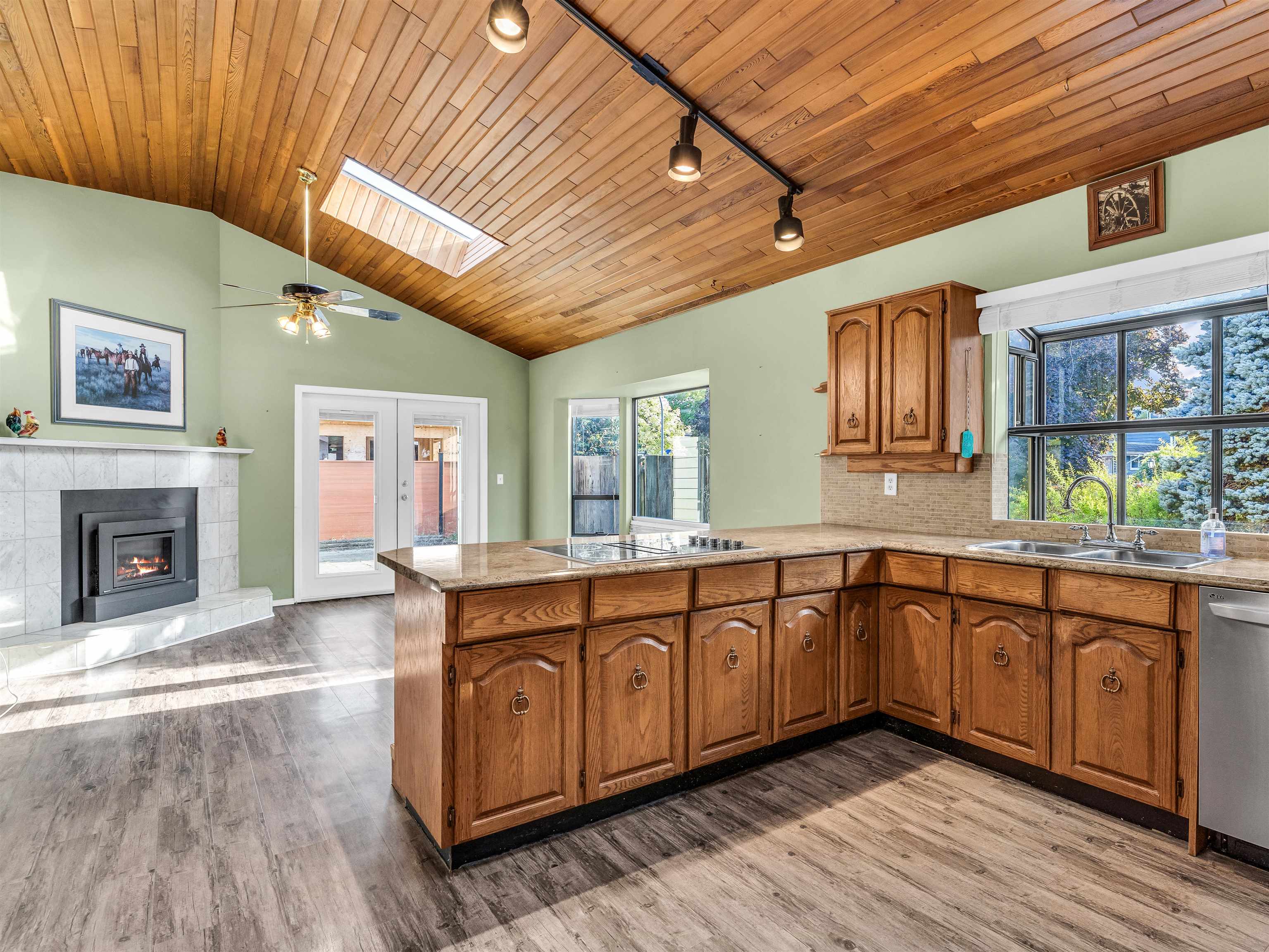 190 Street, Pitt Meadows, BC V3Y 1Y2
