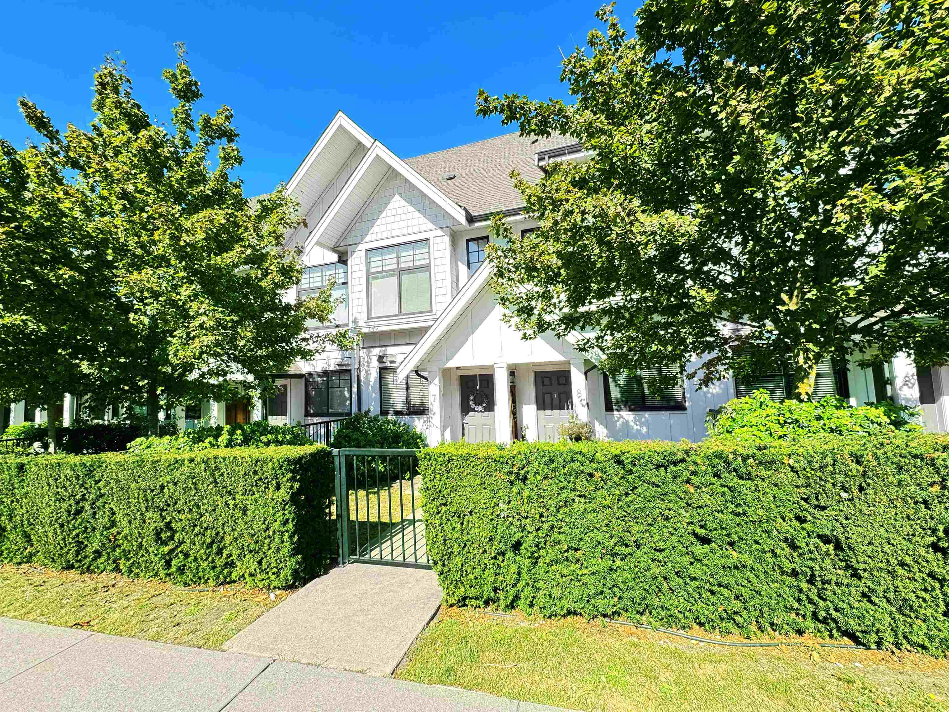 5122 Canada Way #7, Burnaby, BC V5E 0C3
