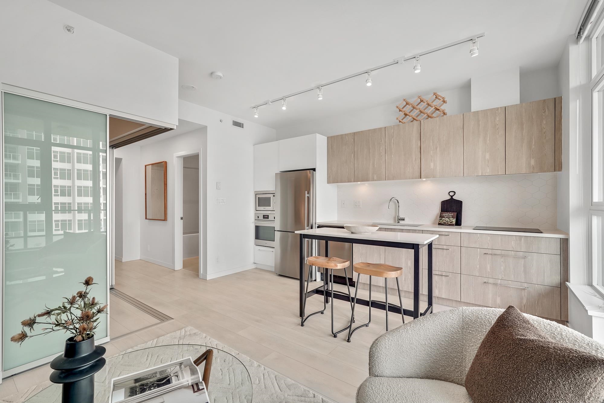 691 North Road #606, Coquitlam, BC V3J 0H9