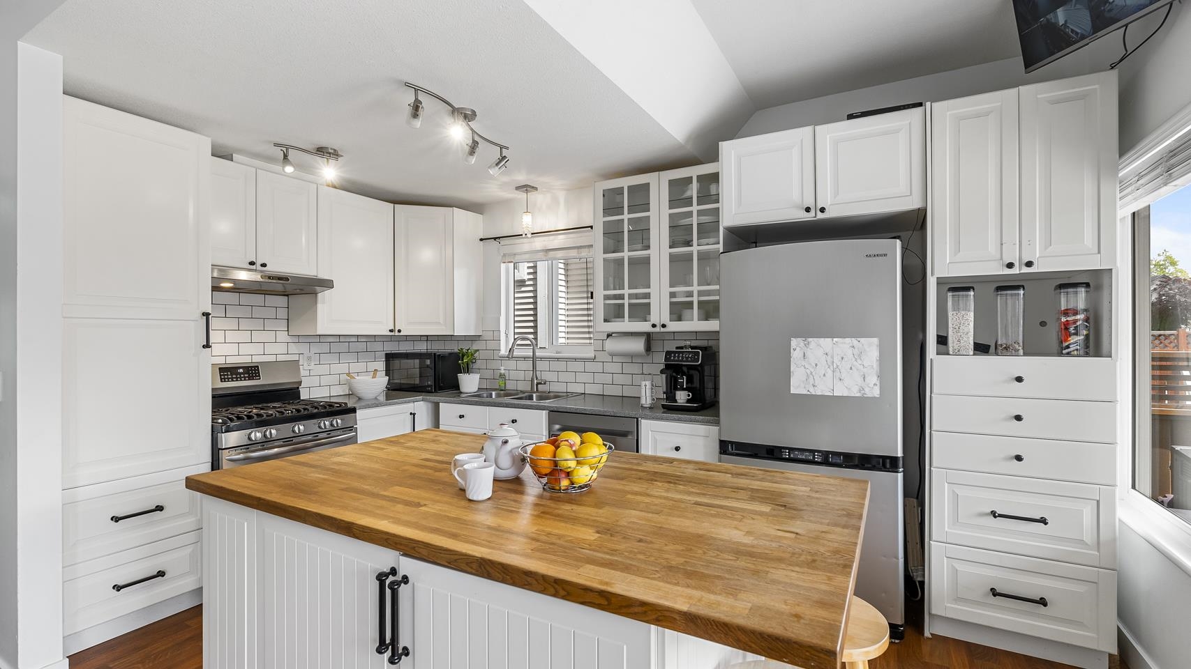 66 Avenue, Surrey, BC V3S 8V6