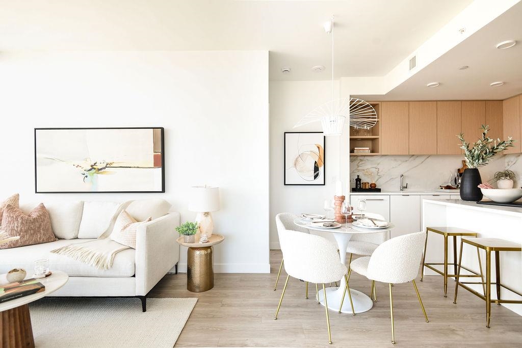 4988 Bennett St #708, Burnaby, BC V5H 0L1