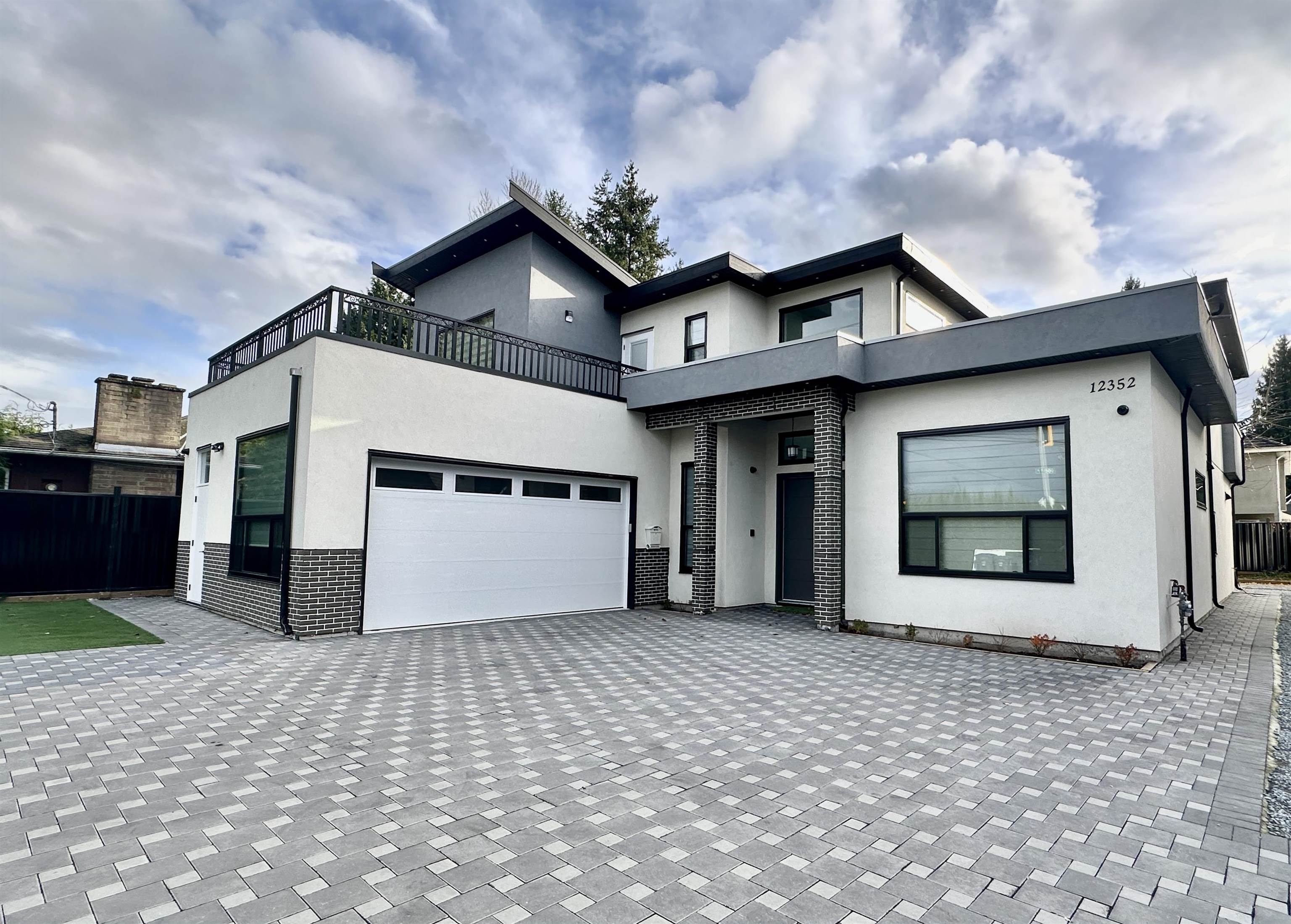 96 Avenue, Surrey, BC V3V 1W7