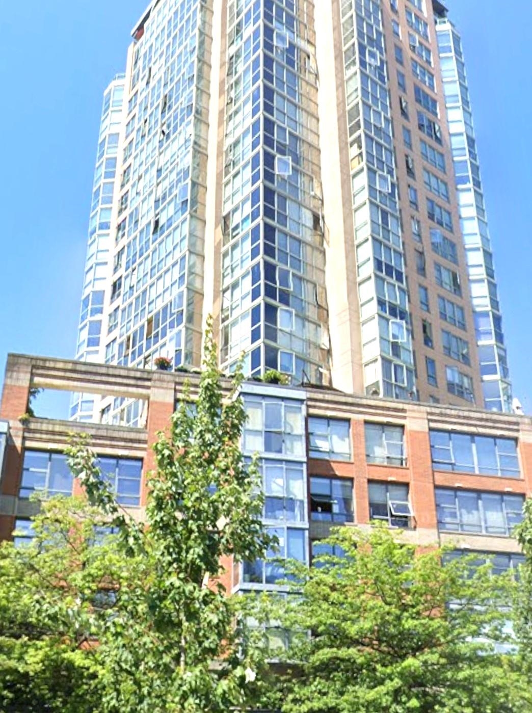 1200 Pacific Boulevard #40, Vancouver, BC V6B 5Z4