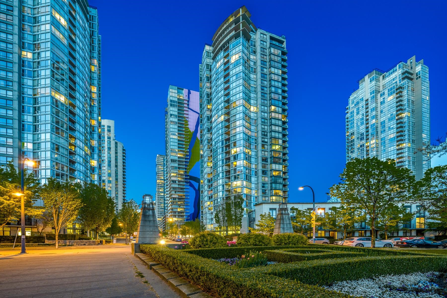 1438 Richards Street #2306, Vancouver, BC V6Z 3B8