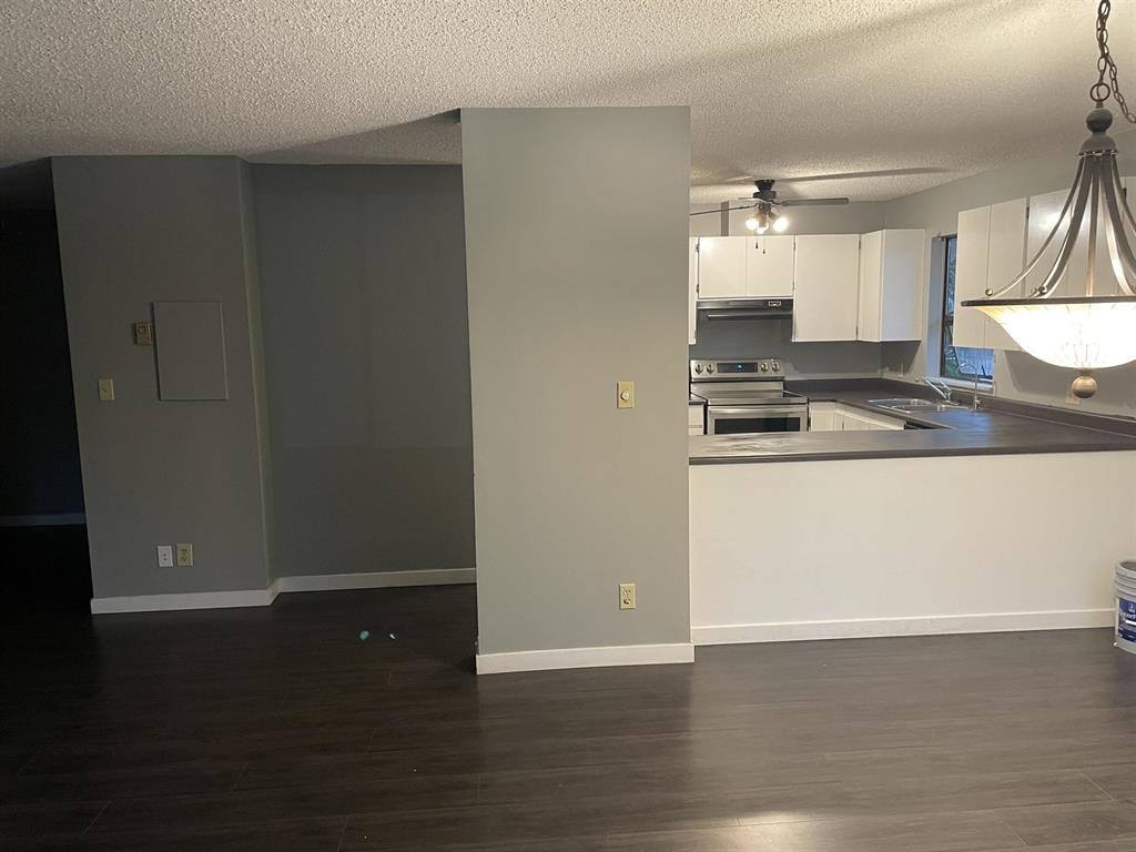 7131 133a Street #201, Surrey, BC V3W 8A1