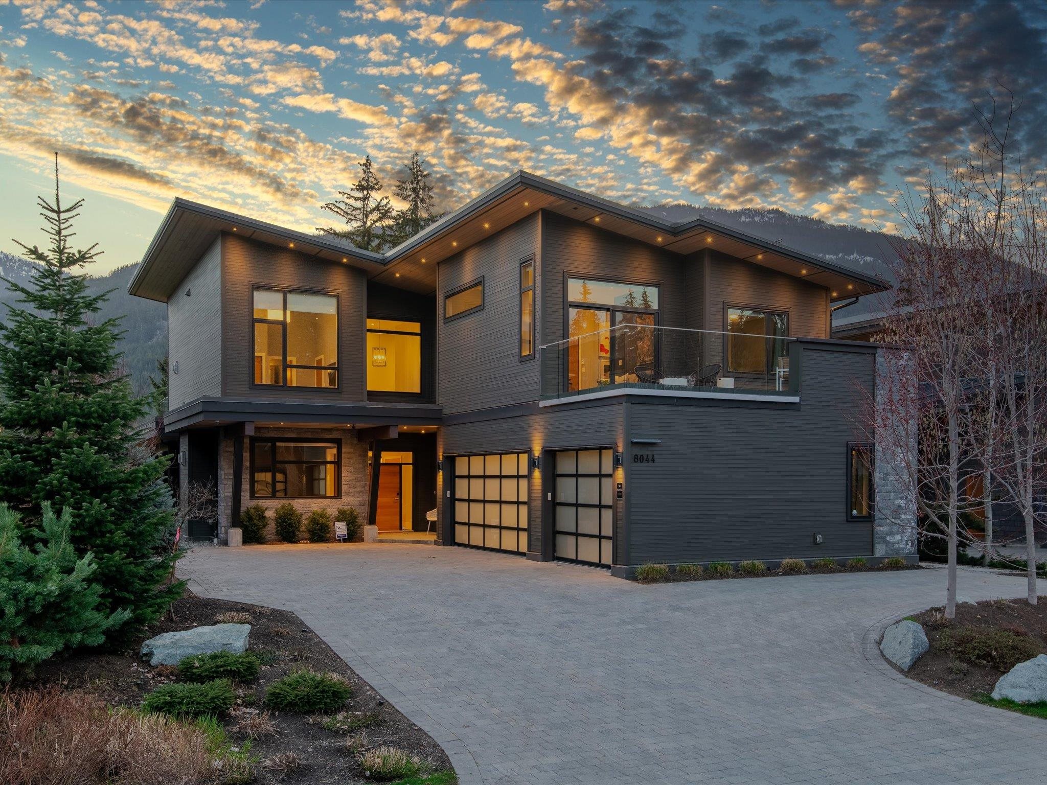 8044 Cypress Place, Whistler, BC V8E 1J9