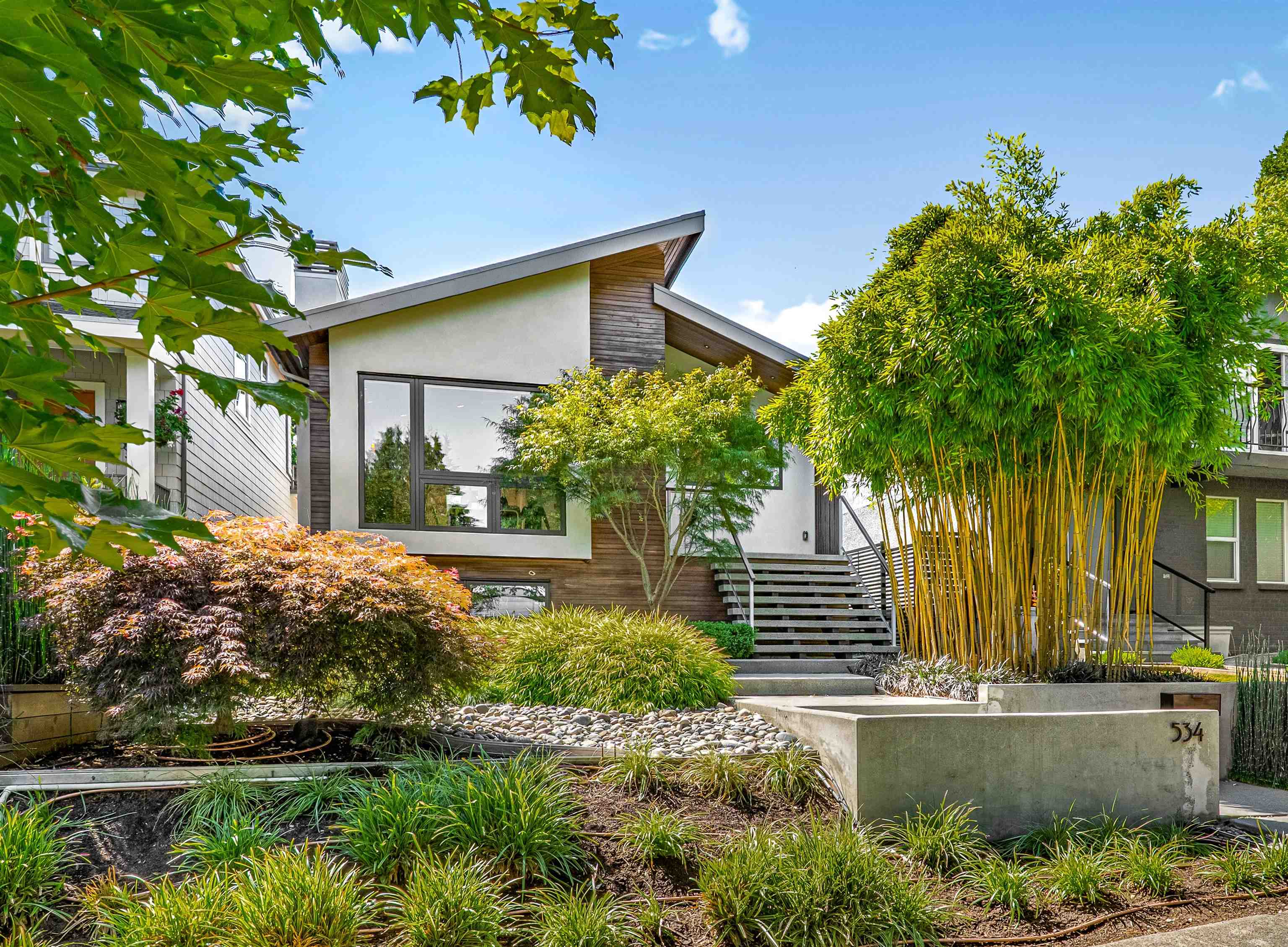 534 East 29th Avenue, Vancouver, BC V5V 2R9