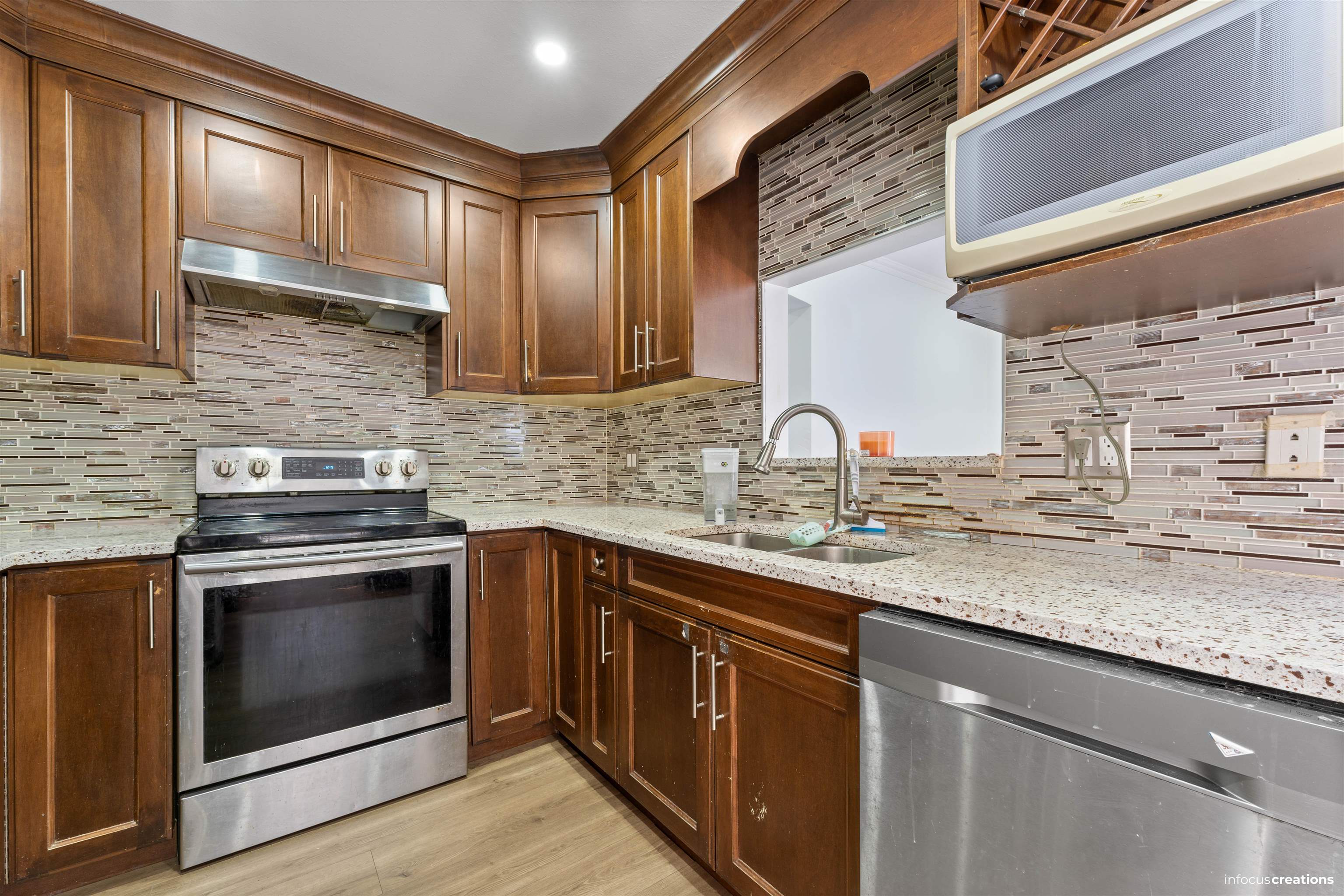 7140 132 Street #21, Surrey, BC V3W 1J5