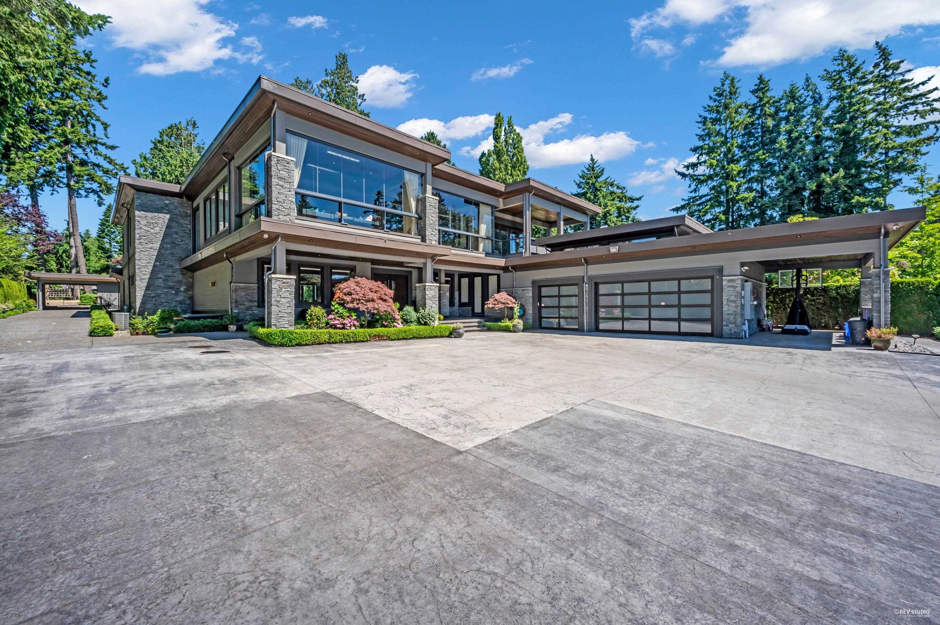 13657 Marine Drive, White Rock, BC V4B 1A3