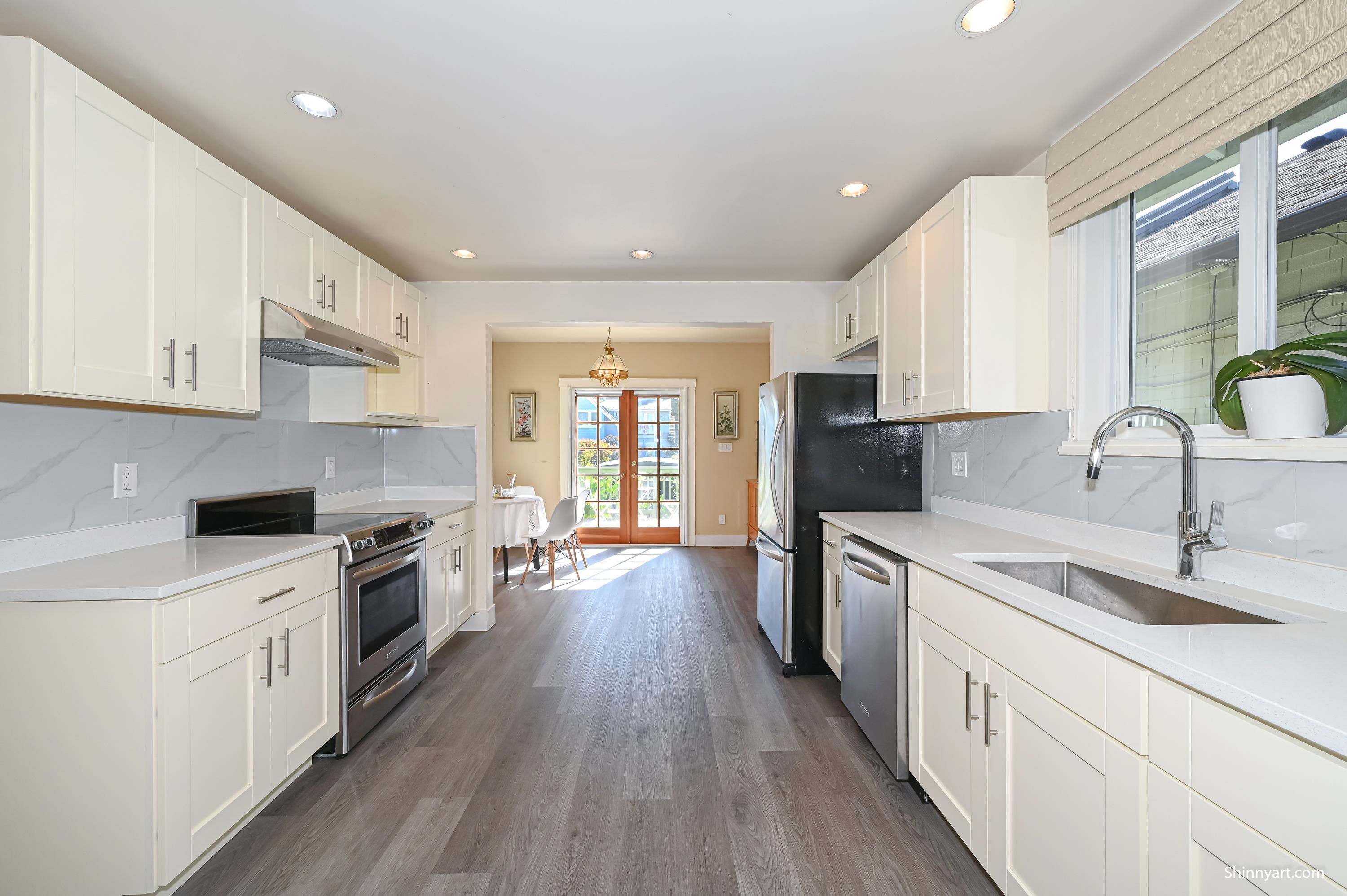 2696 West 42nd Avenue, Vancouver, BC V6N 3G5