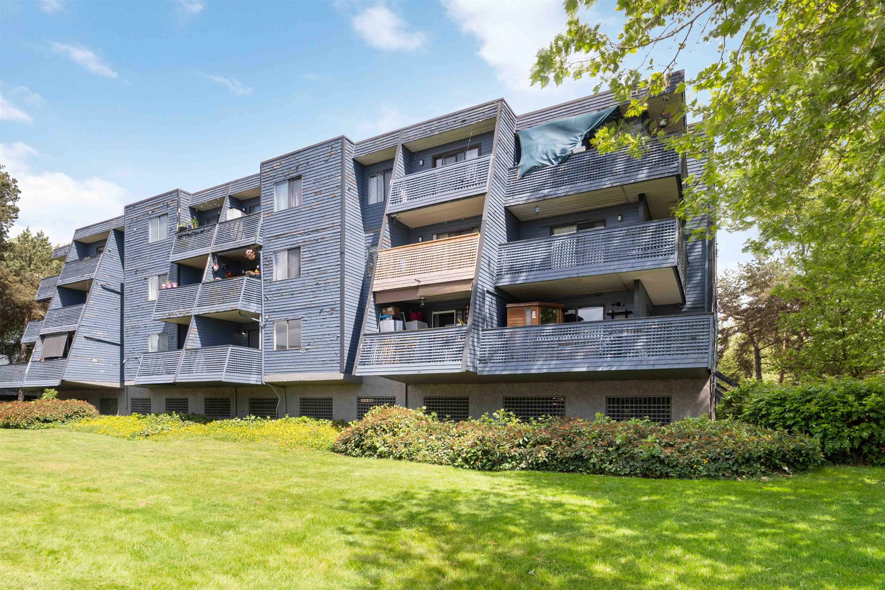 17661 58a Avenue #104, Surrey, BC V3S 1N4