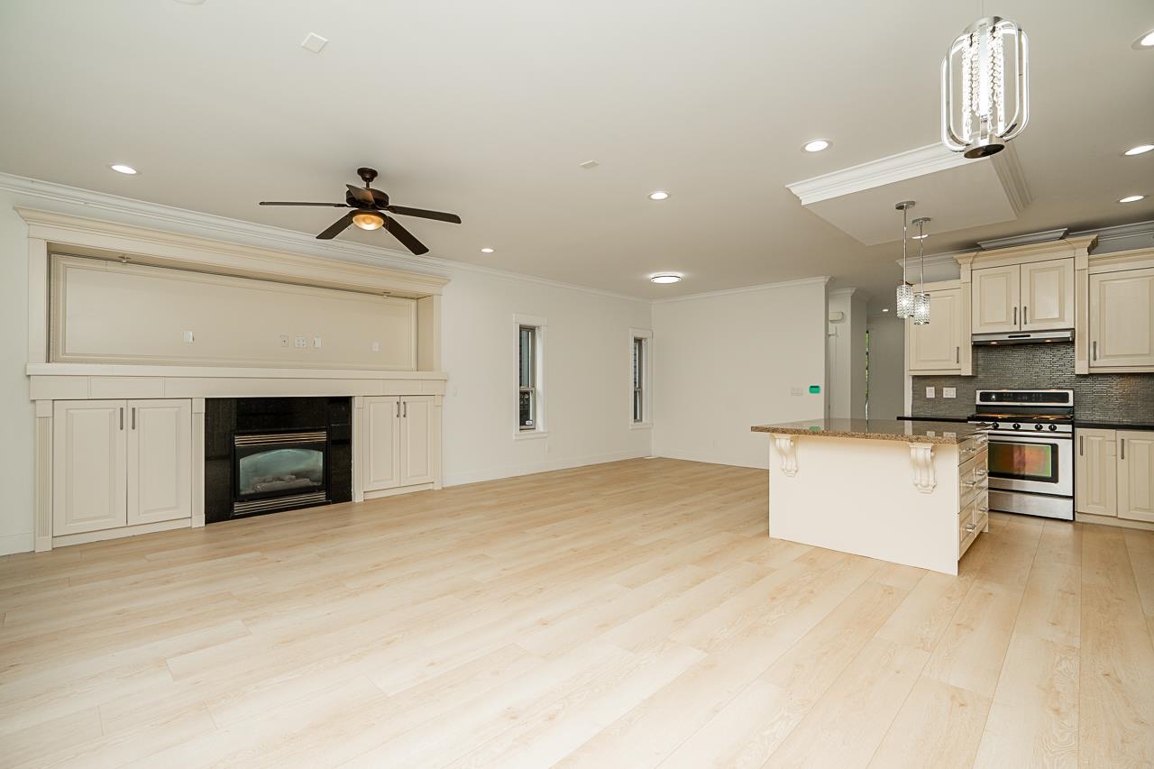 36a Avenue, Surrey, BC V4P 0E3