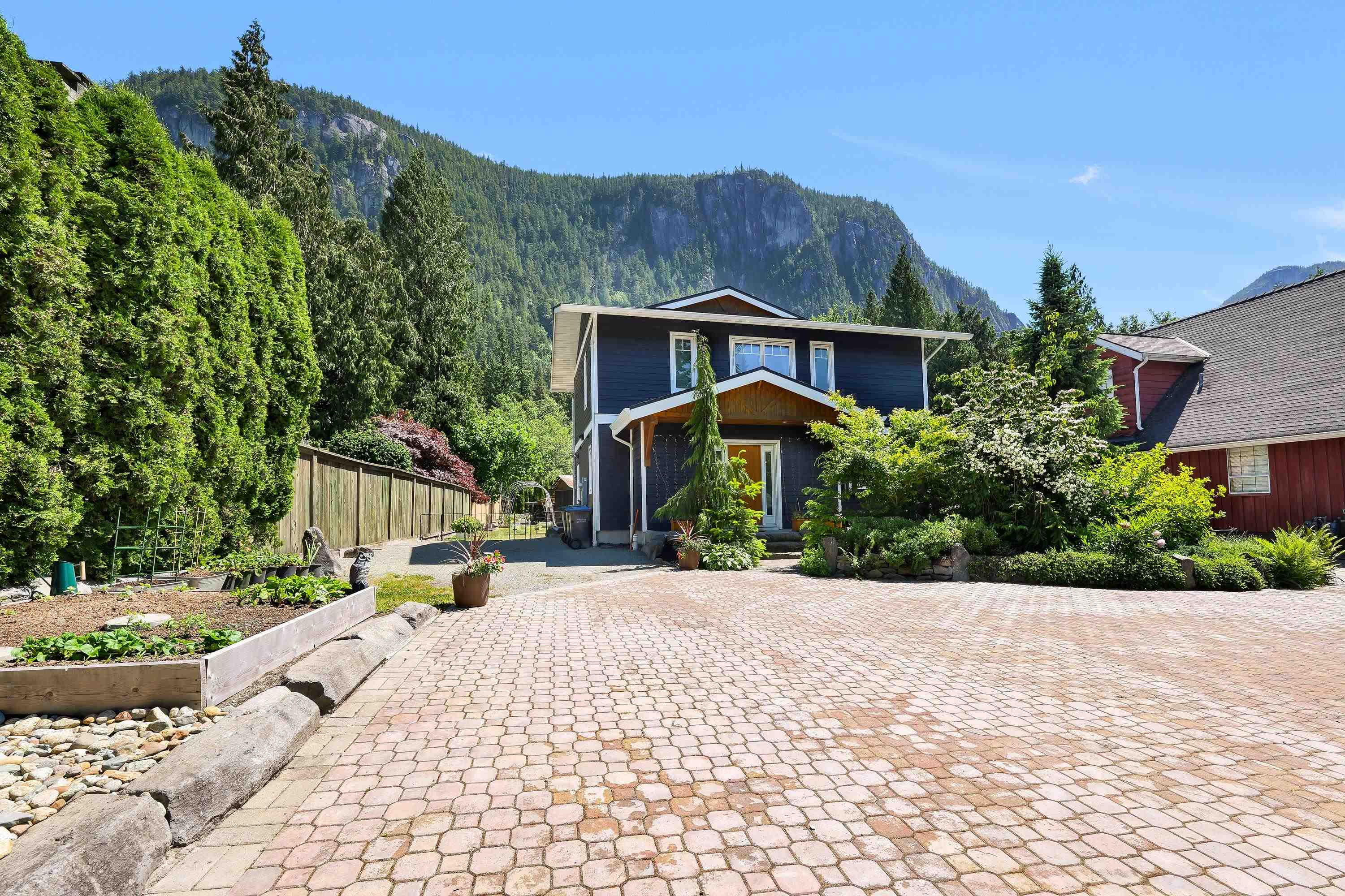 38558 Westway Avenue, Squamish, BC V8B 0W4