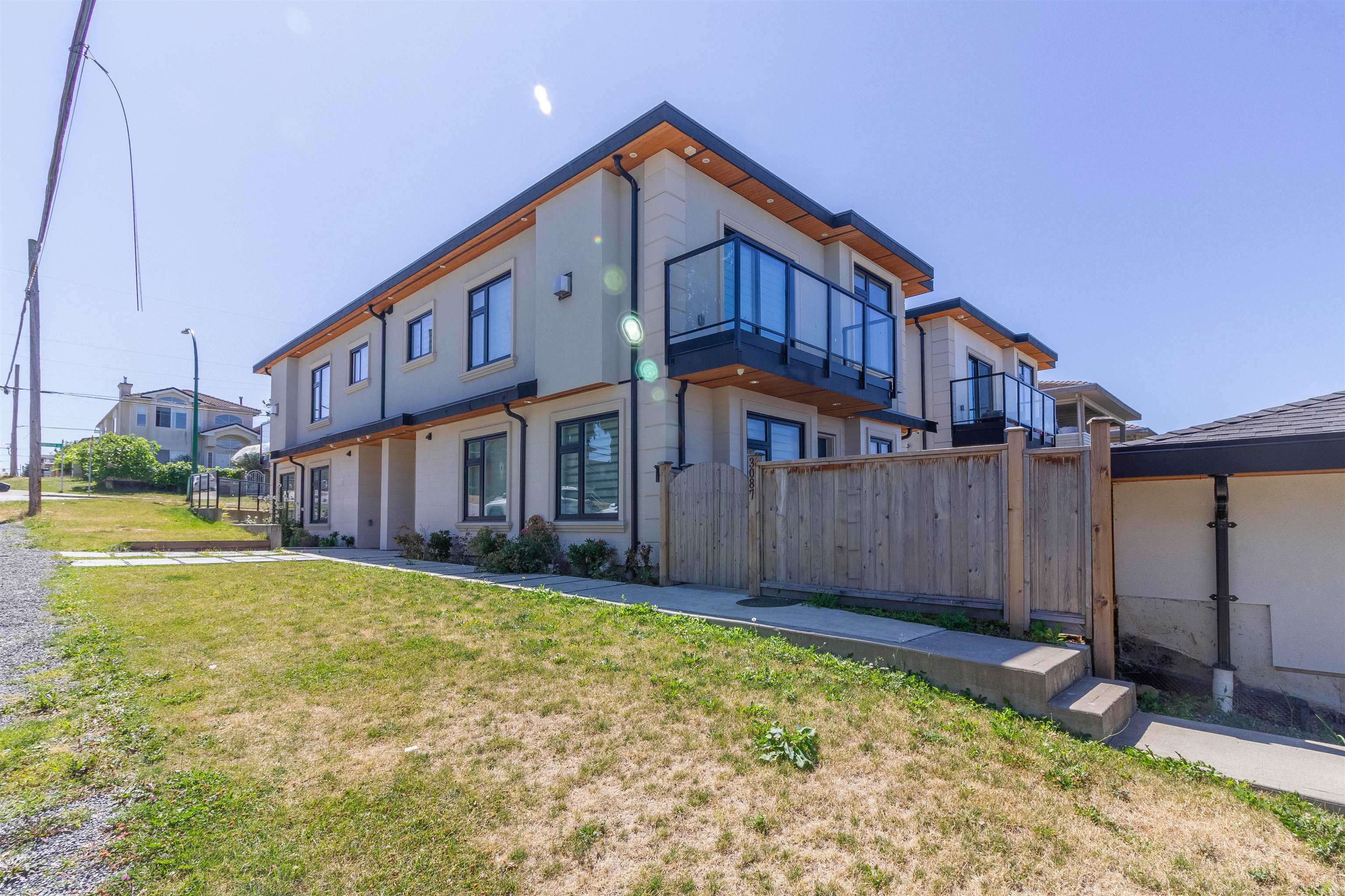 3087 Royal Oak Avenue, Burnaby, BC V5G 4H5