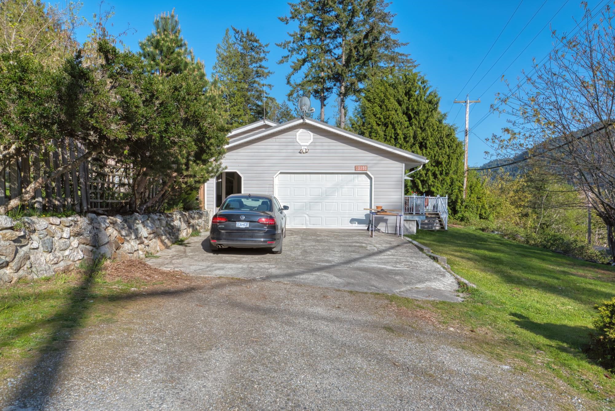 13290 Deller Rd, Garden Bay, BC V0N 1S1