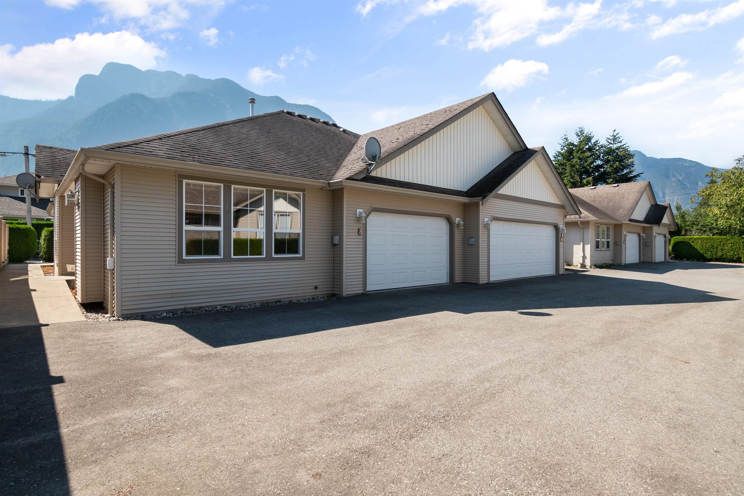 648 Coquihalla Street #3, Hope, BC V0X 1L0