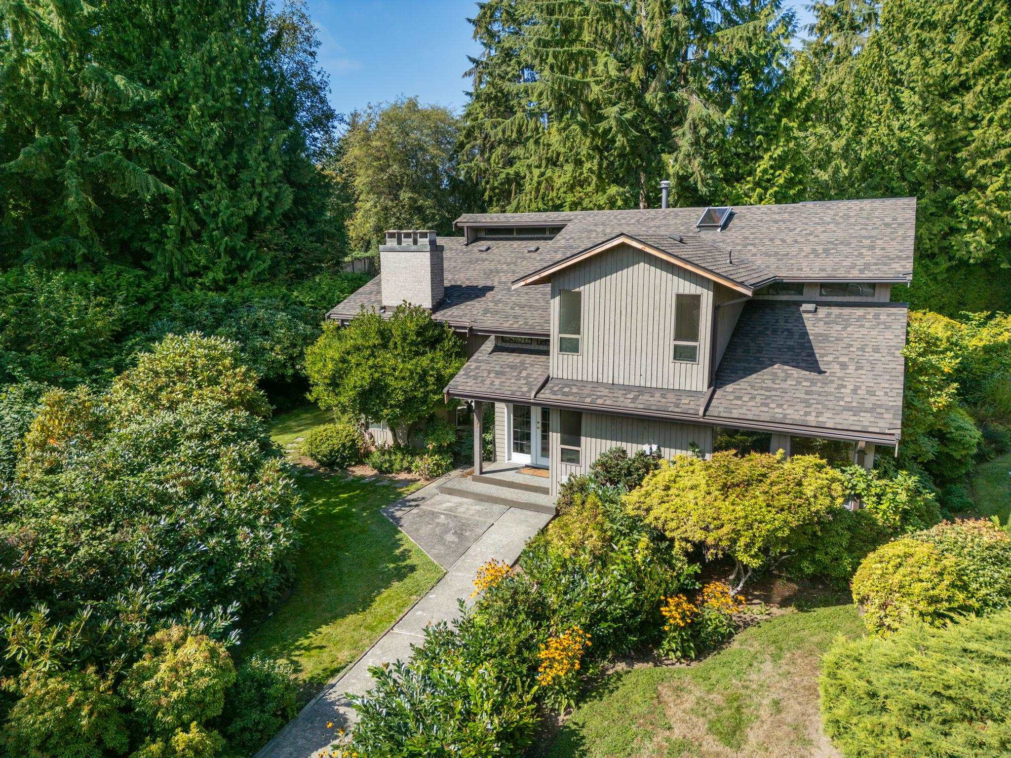 384 Mathers Avenue, West Vancouver, BC V7S 1H3