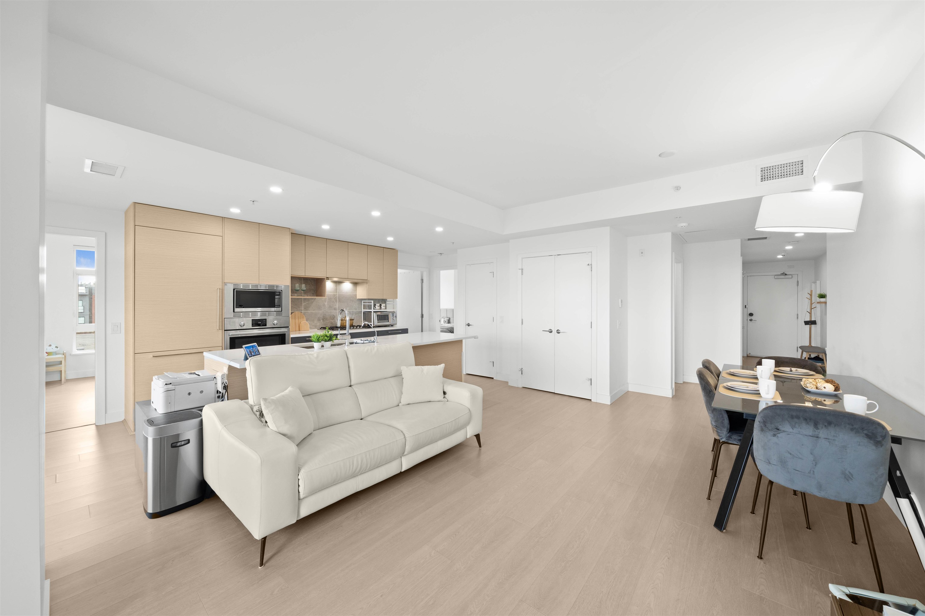 8888 Osler Street #301, Vancouver, BC V6P 6L6