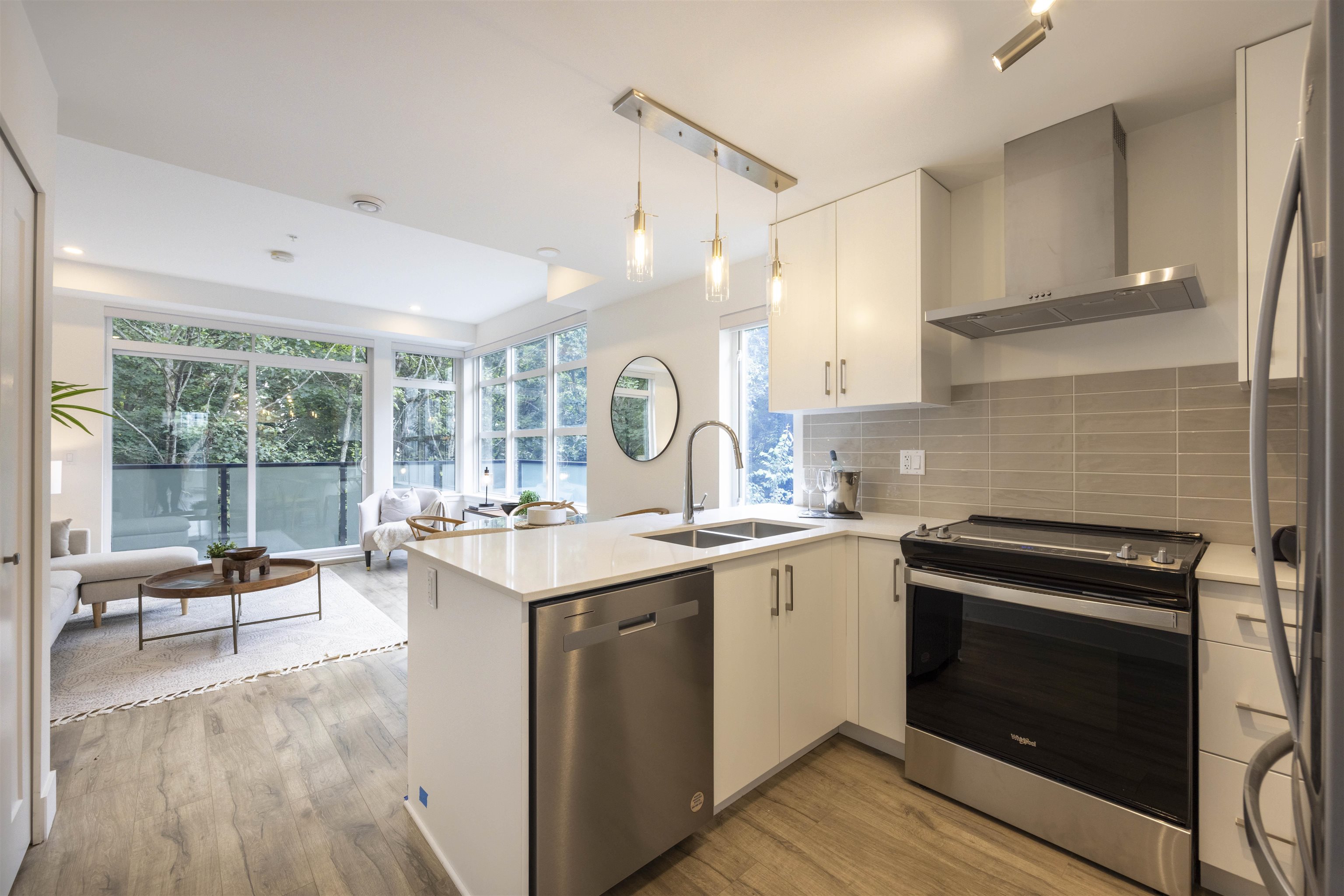 6328 King George Boulevard #4, Surrey, BC V3X 1E6