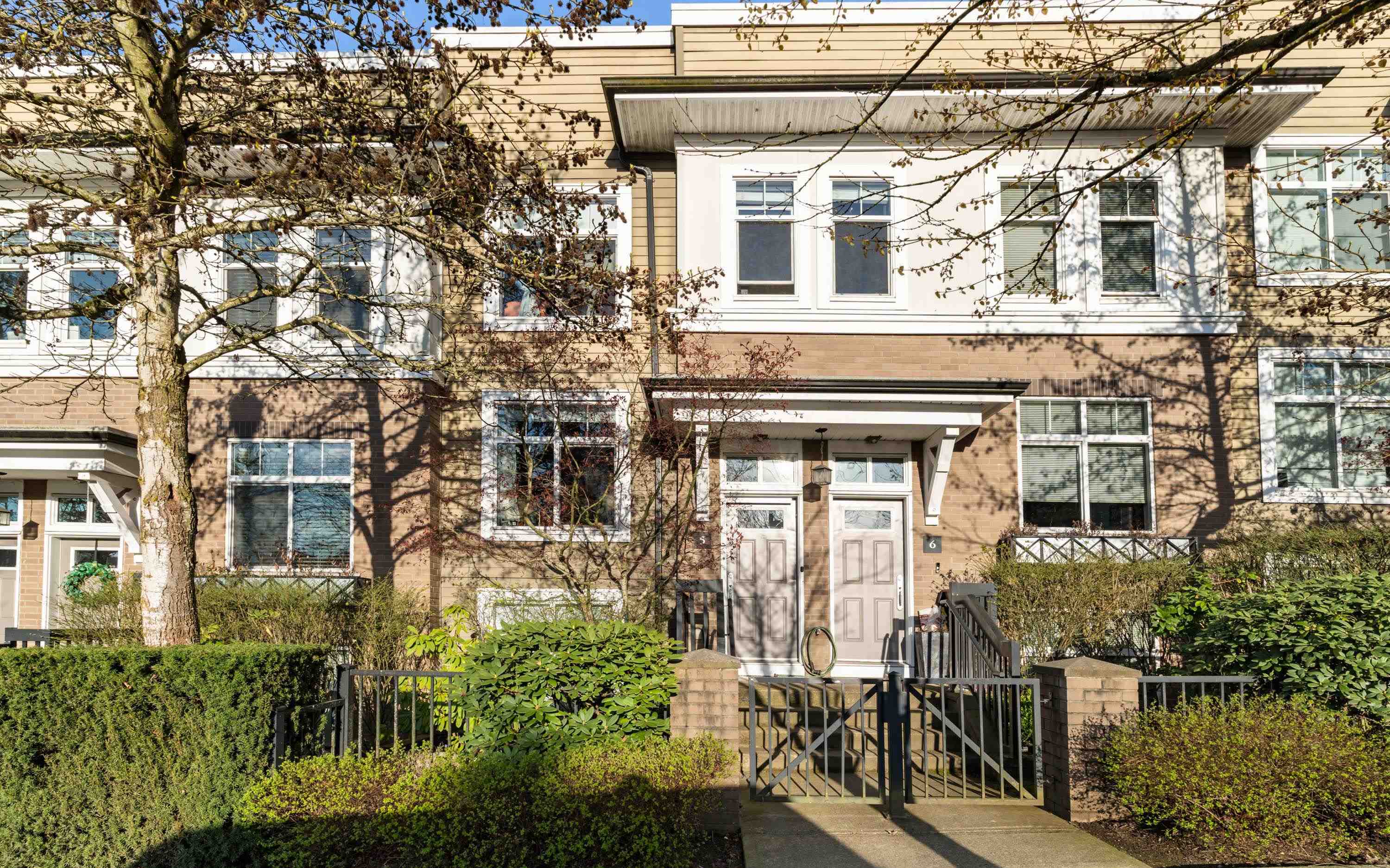 15833 26 Ave #5, Surrey, BC V3Z 2X5
