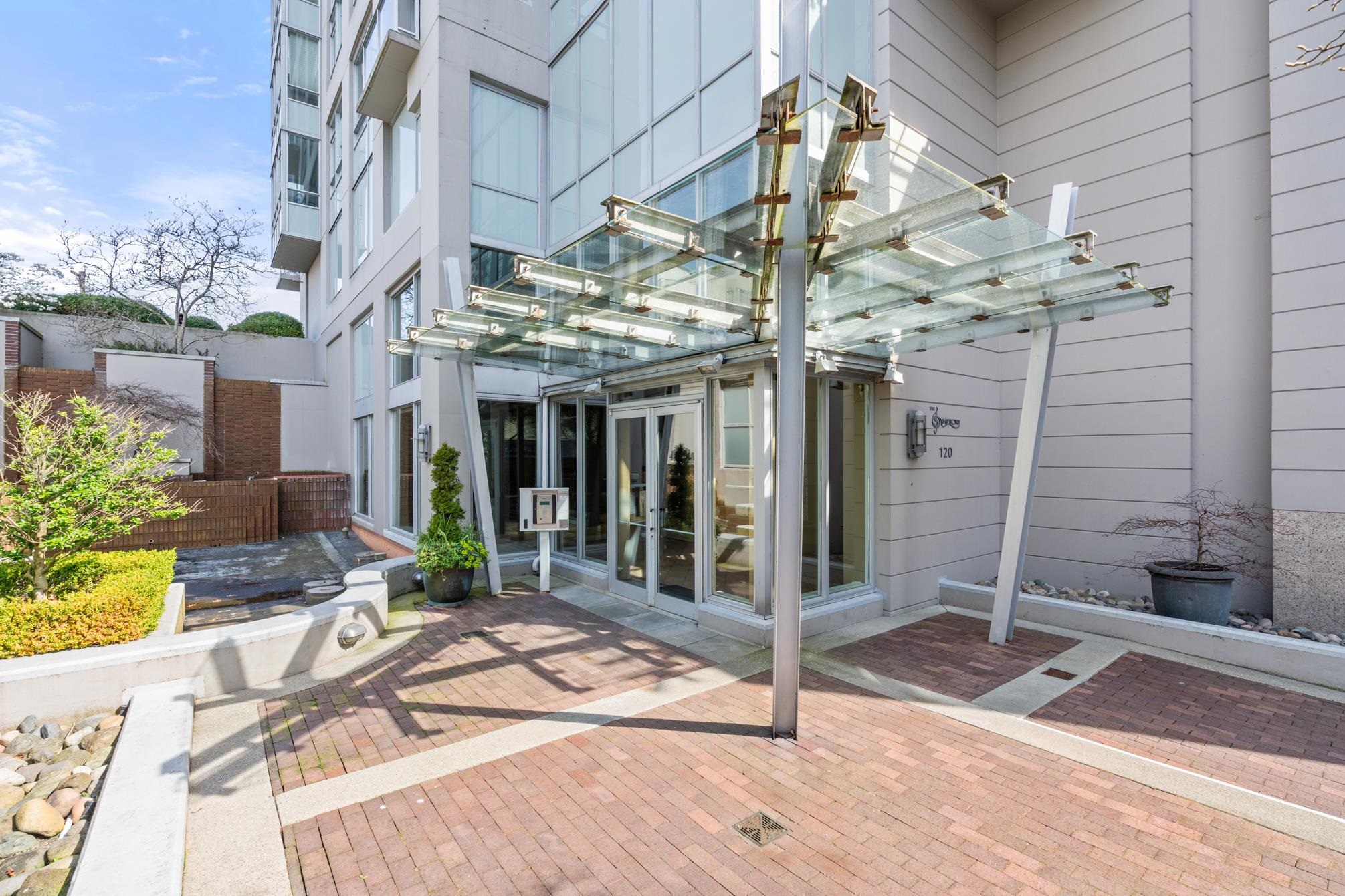 120 West 16th Avenue #701, North Vancouver, BC V7M 3N6
