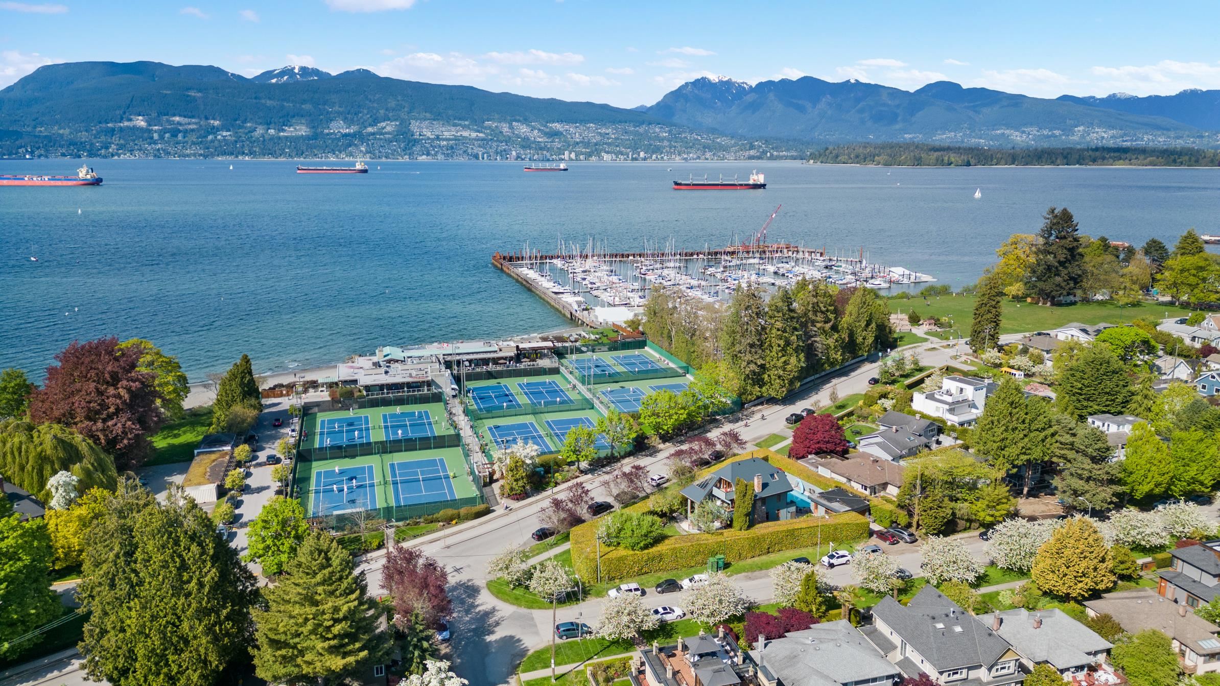 3850 Point Grey Road, Vancouver, BC V6R 1B4