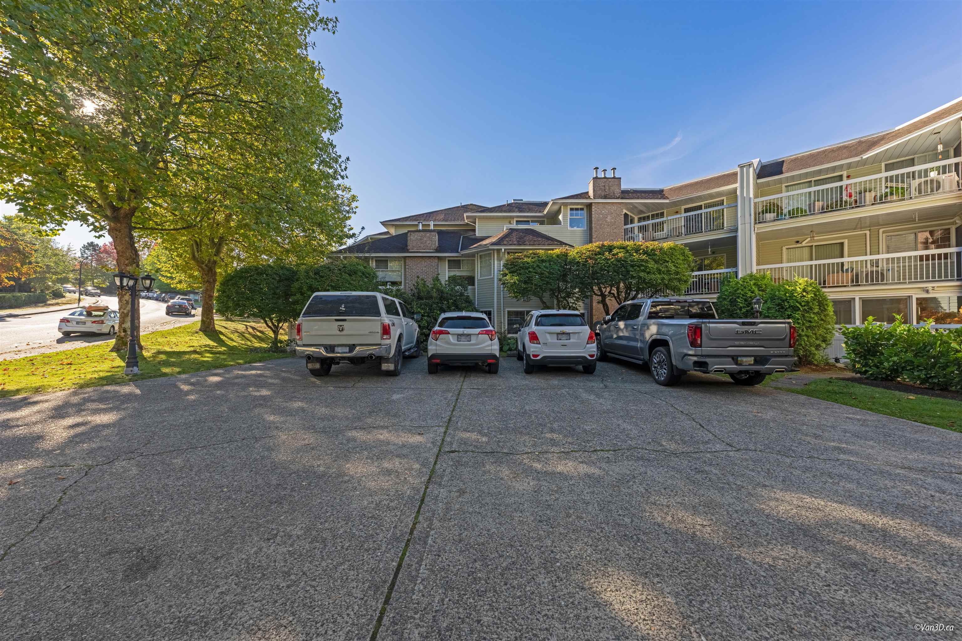 22514 116 Avenue #301, Maple Ridge, BC V2X 0N8