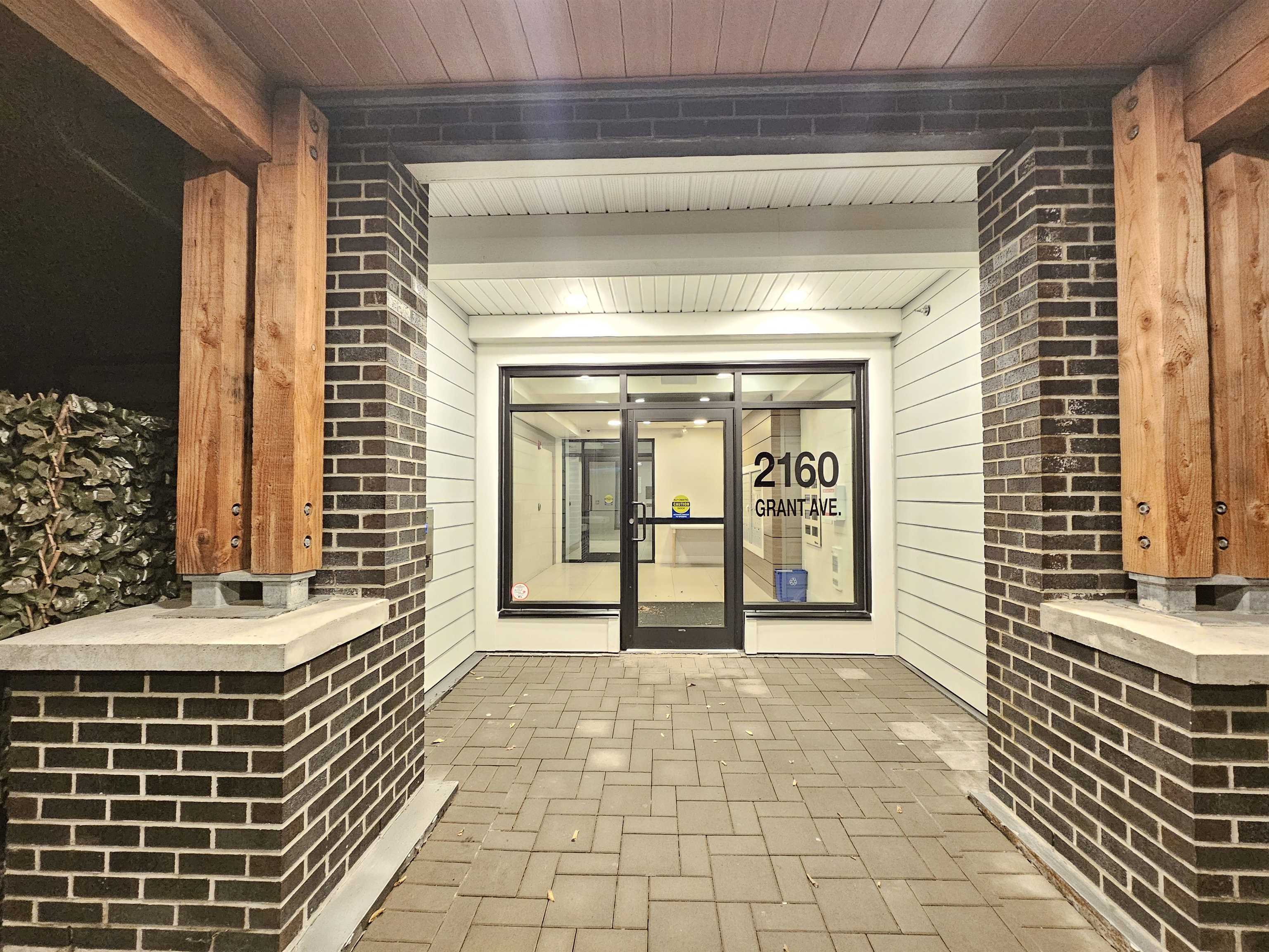 2160 Grant Ave #207, Port Coquitlam, BC V3B 0T3