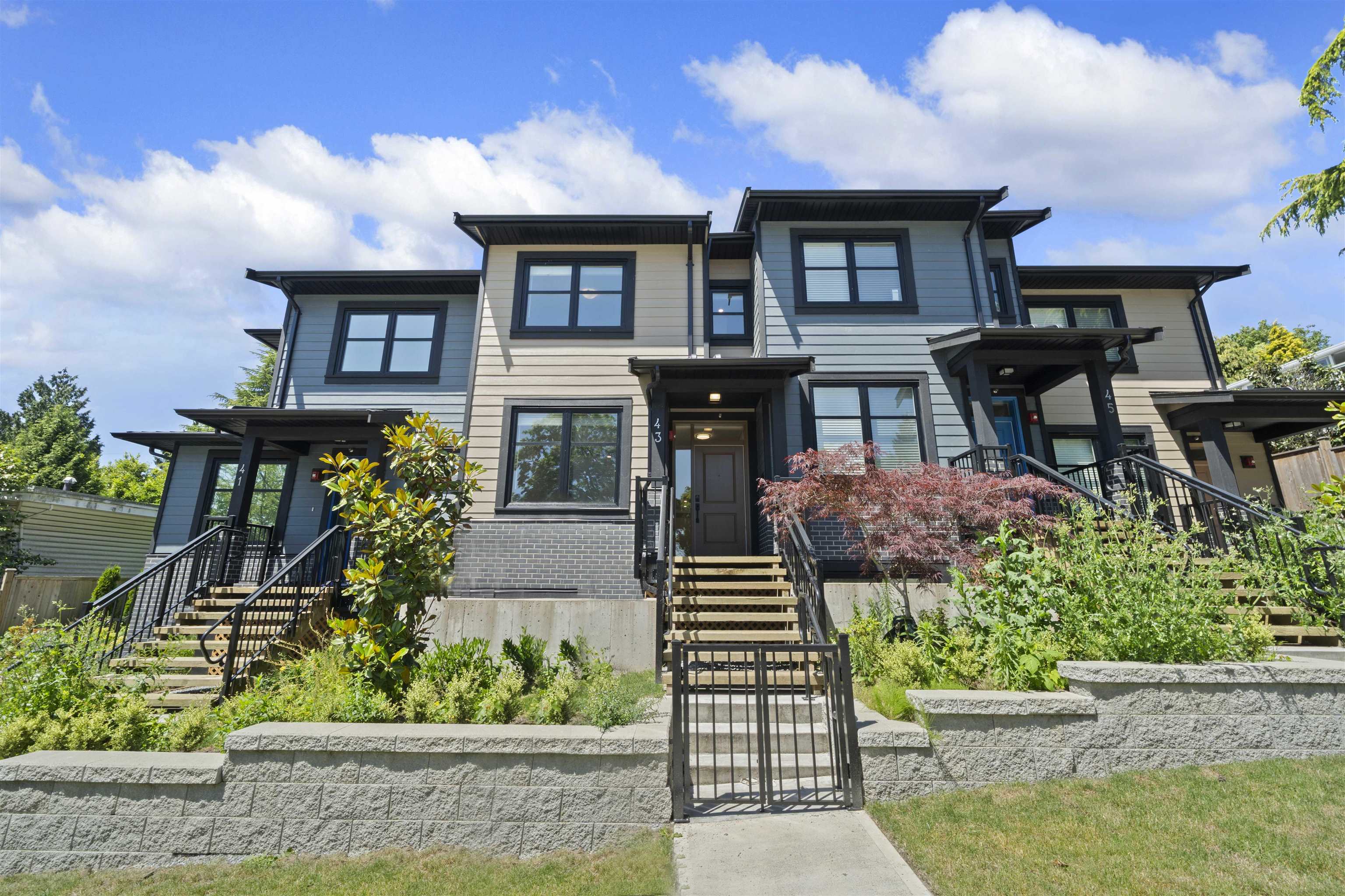 43 East 8th Avenue, New Westminster, BC V3L 4J4