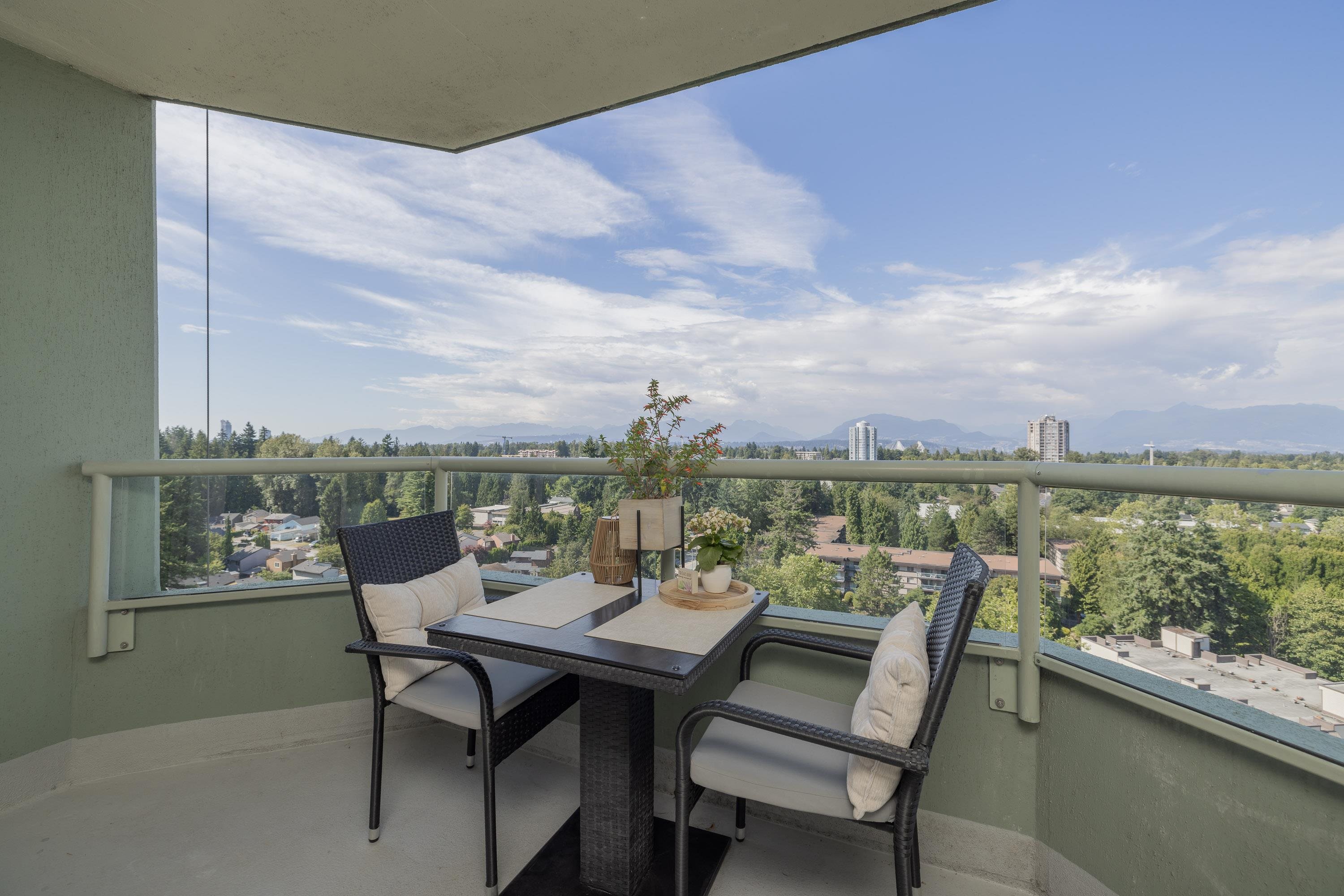10082 148 Street #1504, Surrey, BC V3R 0S3
