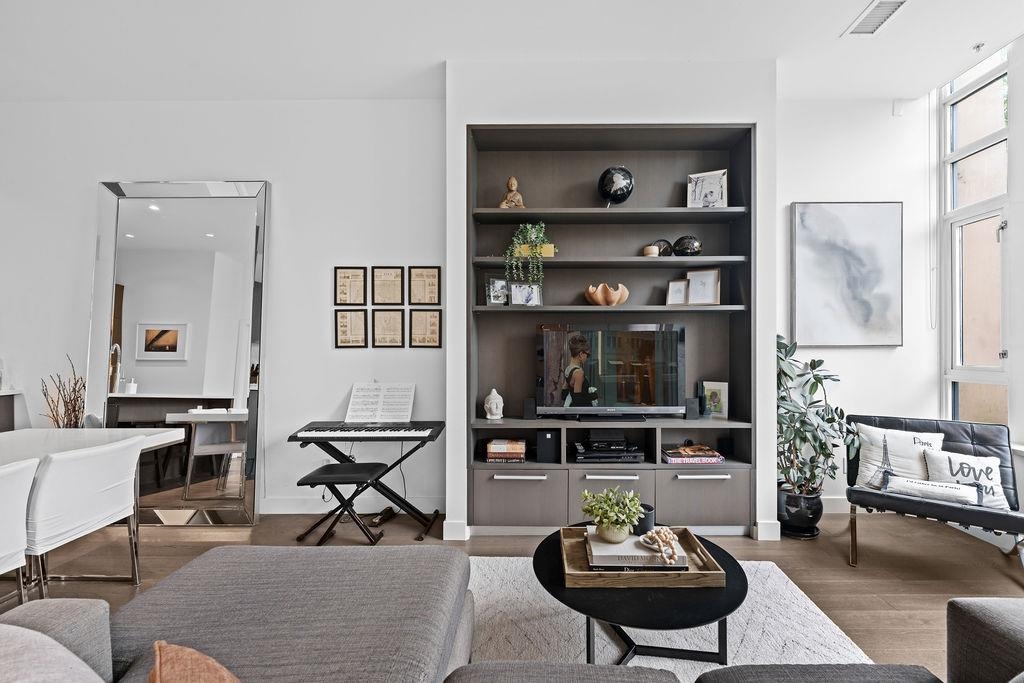 230 West 1st Avenue, Vancouver, BC V5Y 3T2