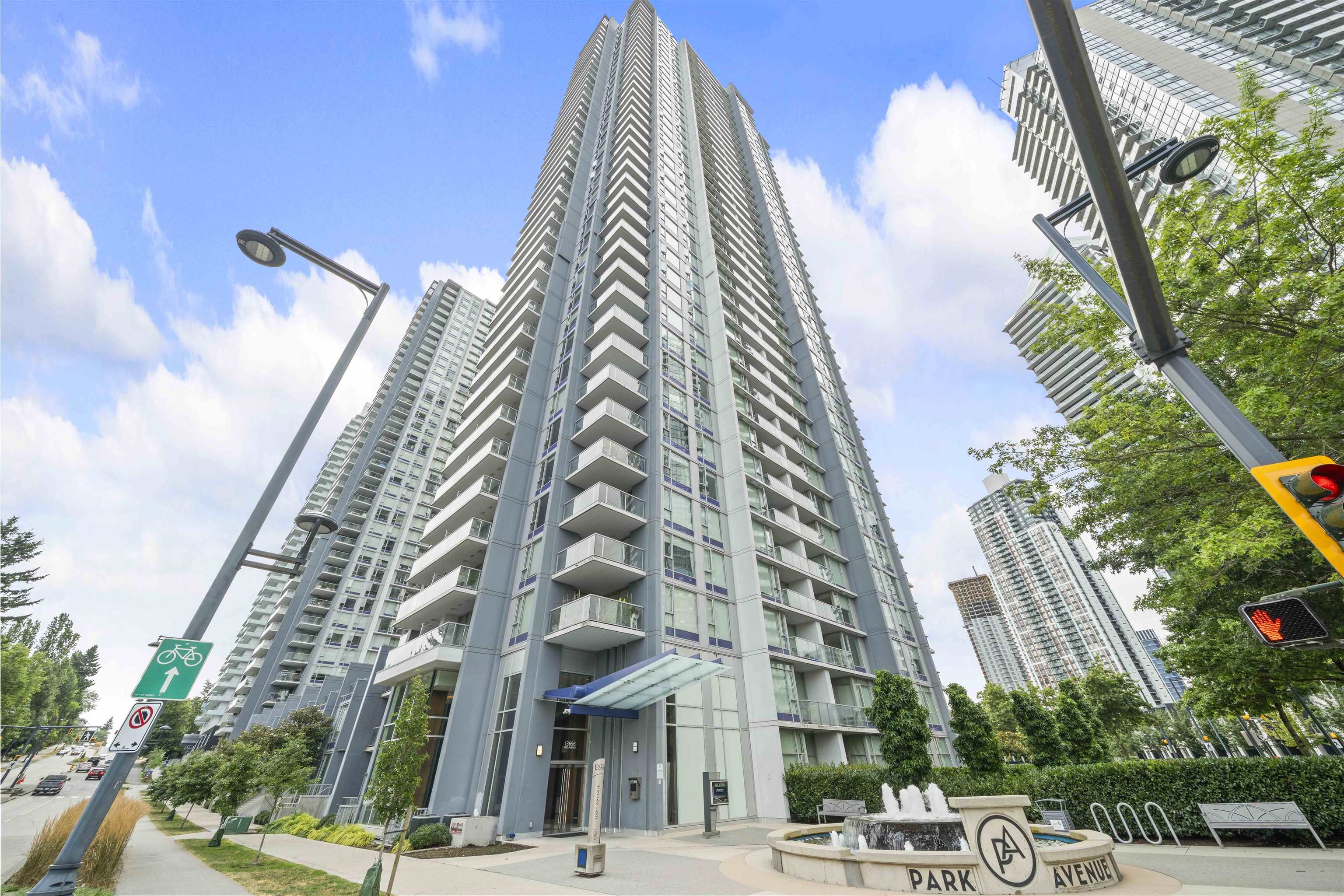 2503-13696 100 Avenue #1901, Surrey, BC V3T 0L5
