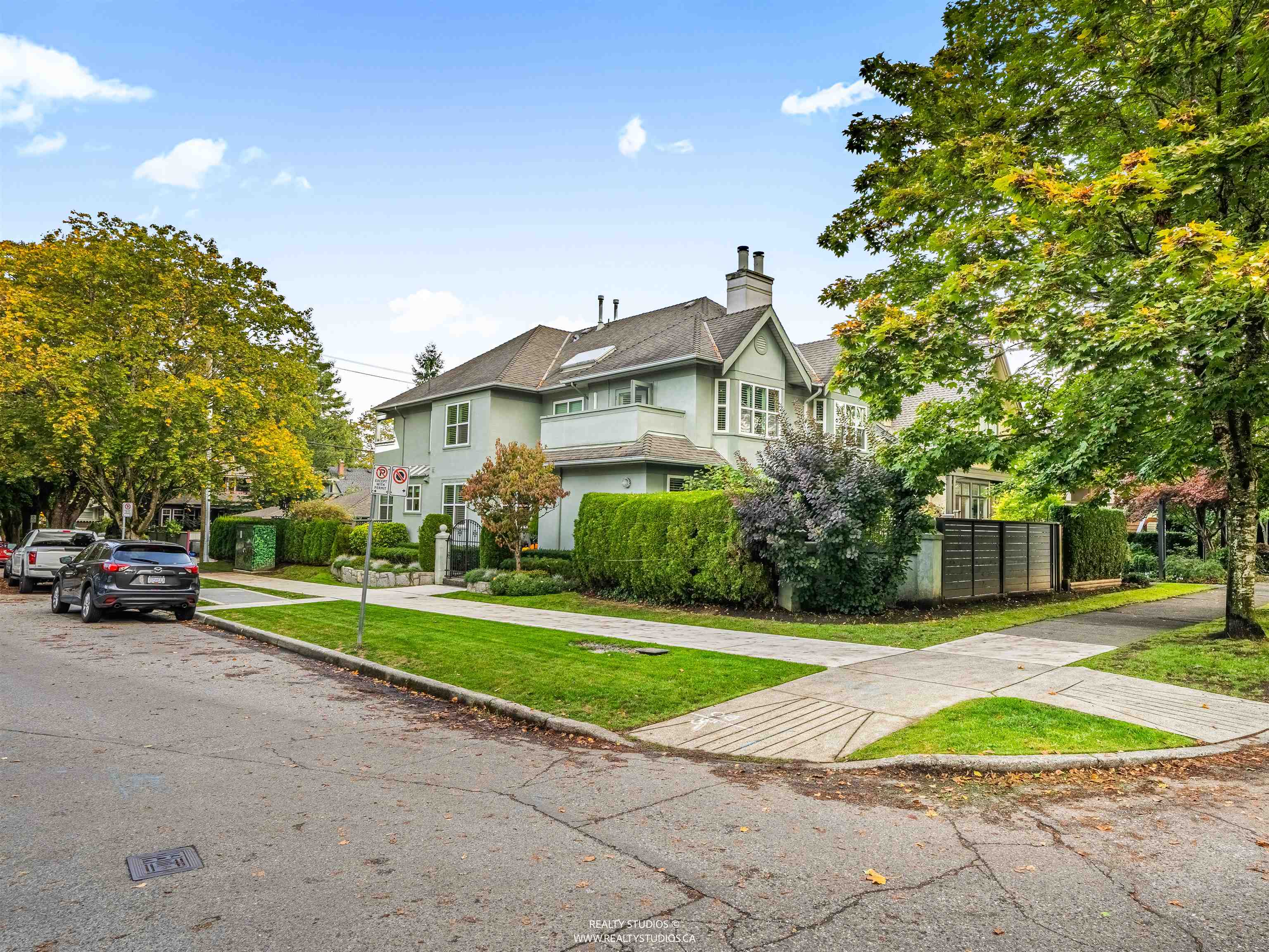 2888 Maple Street, Vancouver, BC V6J 5A2