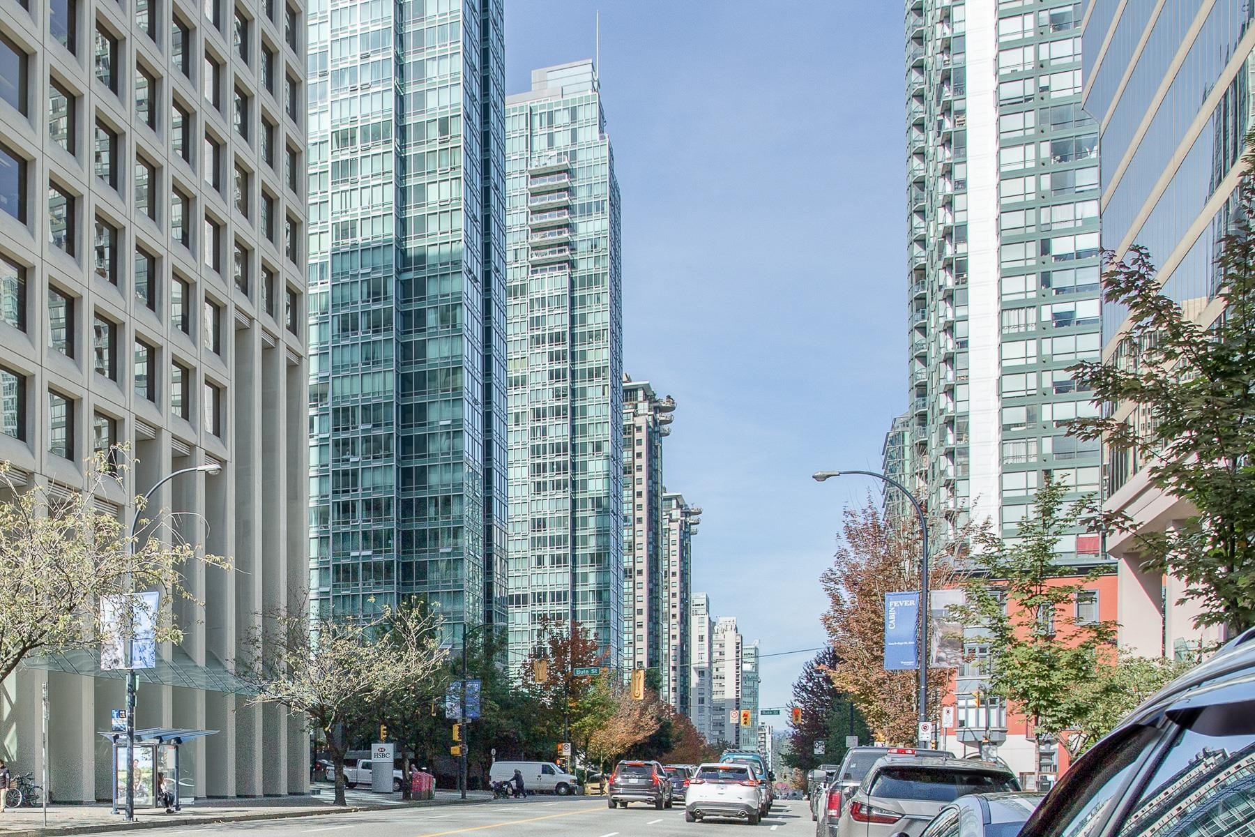 1288 West Georgia Street #ph2, Vancouver, BC V6E 4R3
